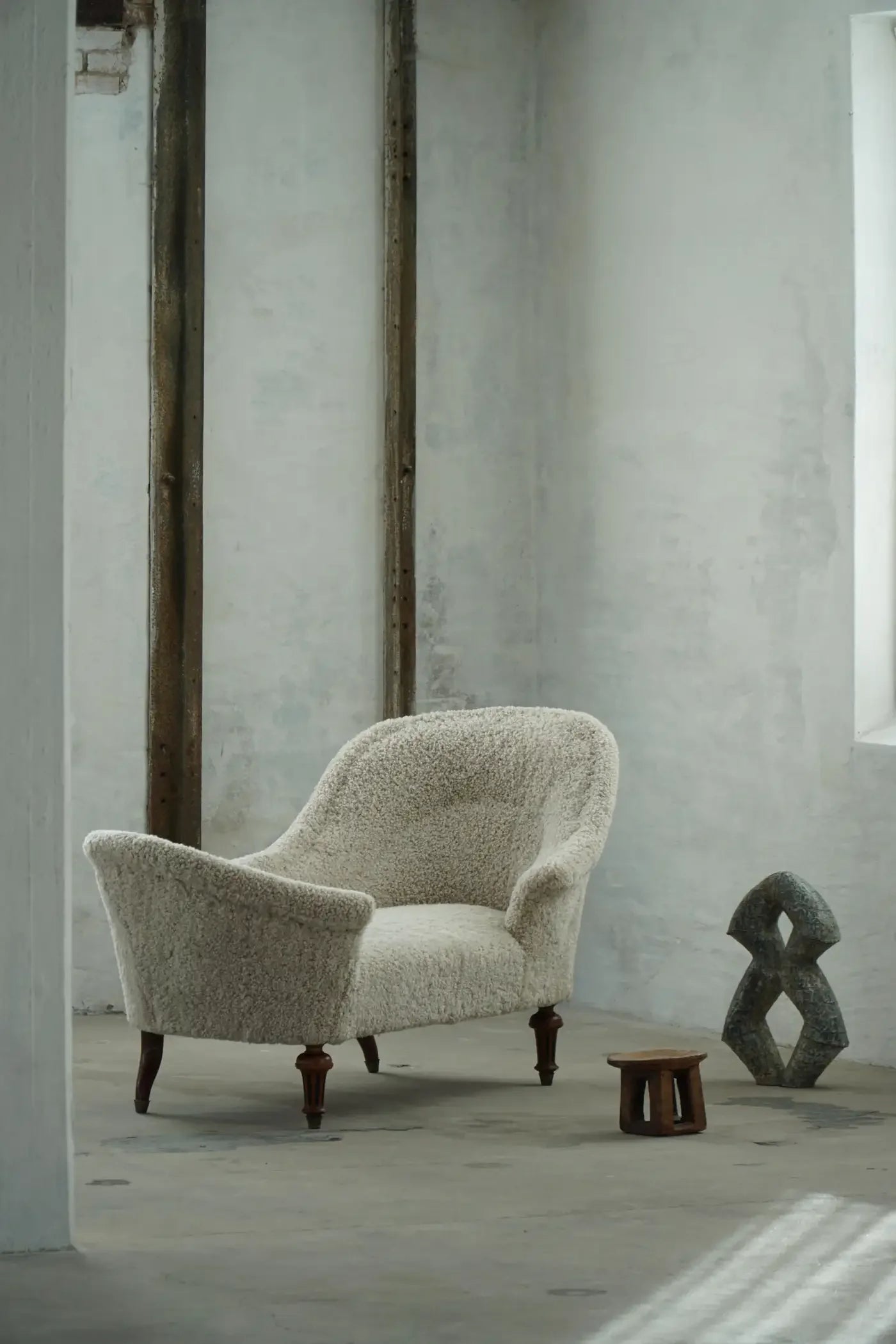 Antique_Chaise_Longue_in_Lambswool