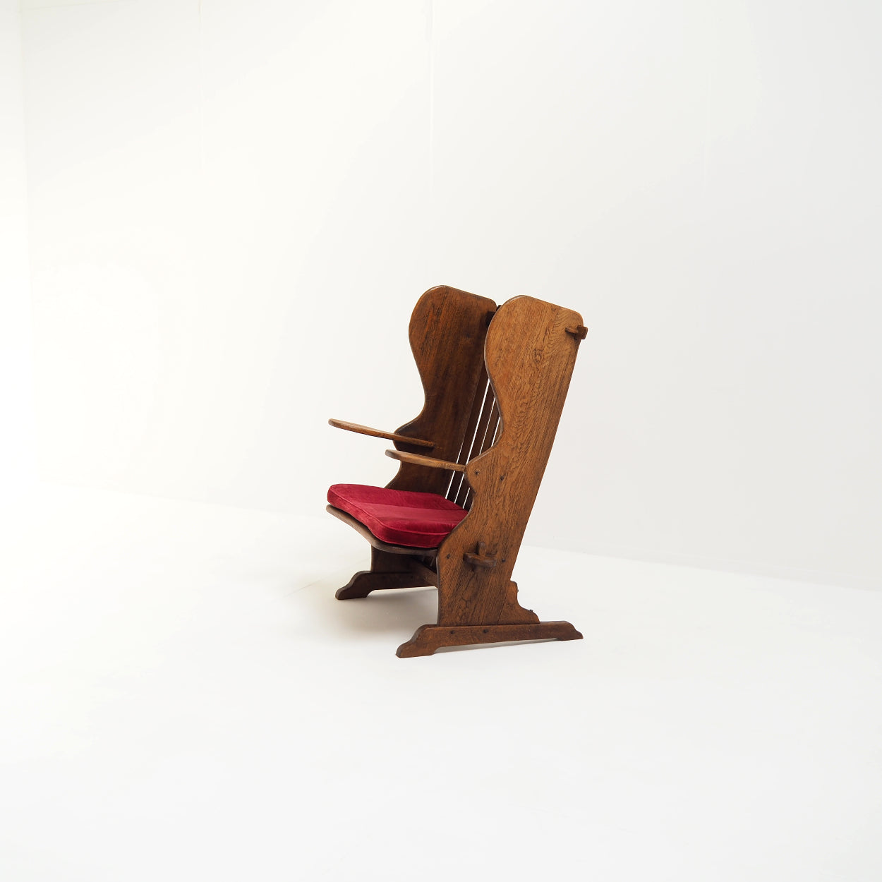 Antique_Dutch_Arts_and_Crafts_Hall_Bench_in_Solid_Oak_and_Red_Velvet,_Netherlands,_Early_1900s
