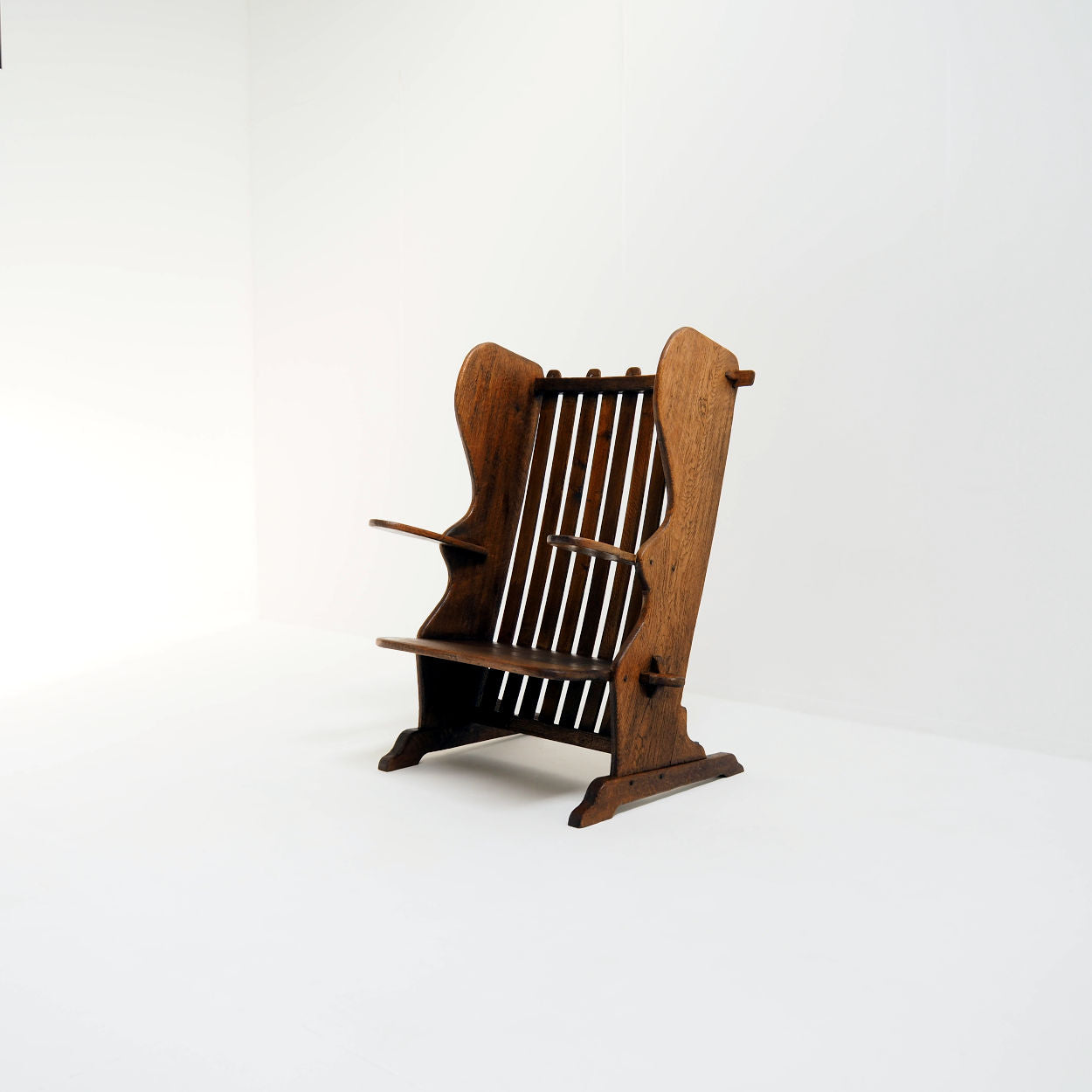 Antique_Dutch_Arts_and_Crafts_Hall_Bench_in_Solid_Oak_and_Red_Velvet,_Netherlands,_Early_1900s