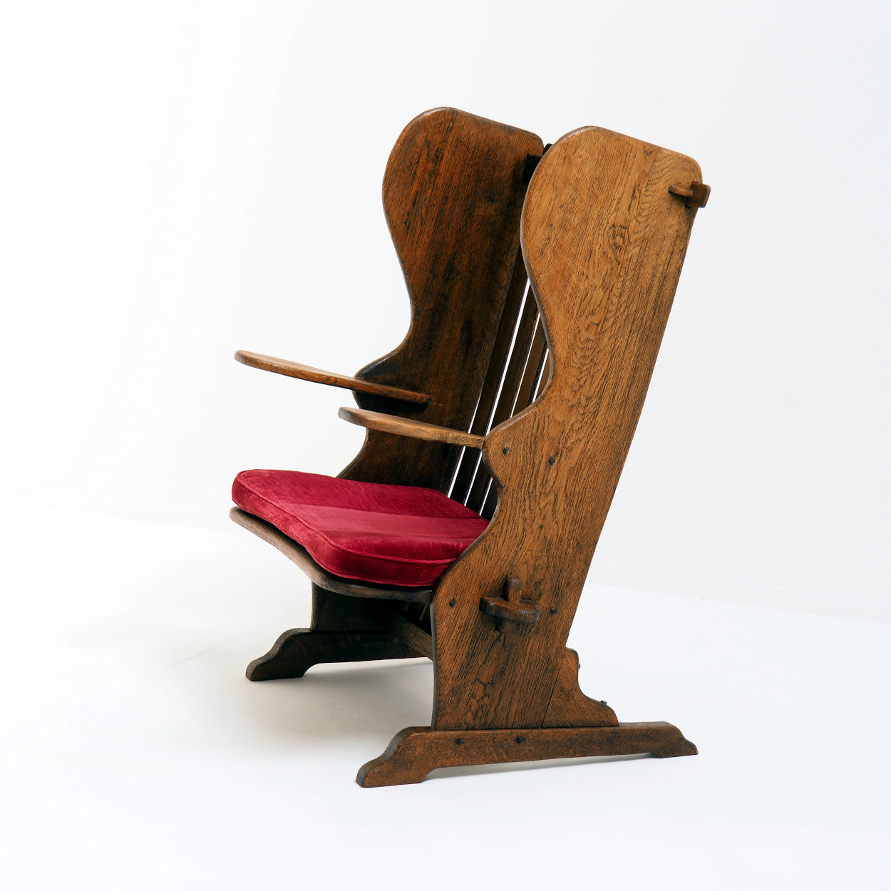 Antique_Dutch_Arts_and_Crafts_Hall_Bench_in_Solid_Oak_and_Red_Velvet,_Netherlands,_Early_1900s