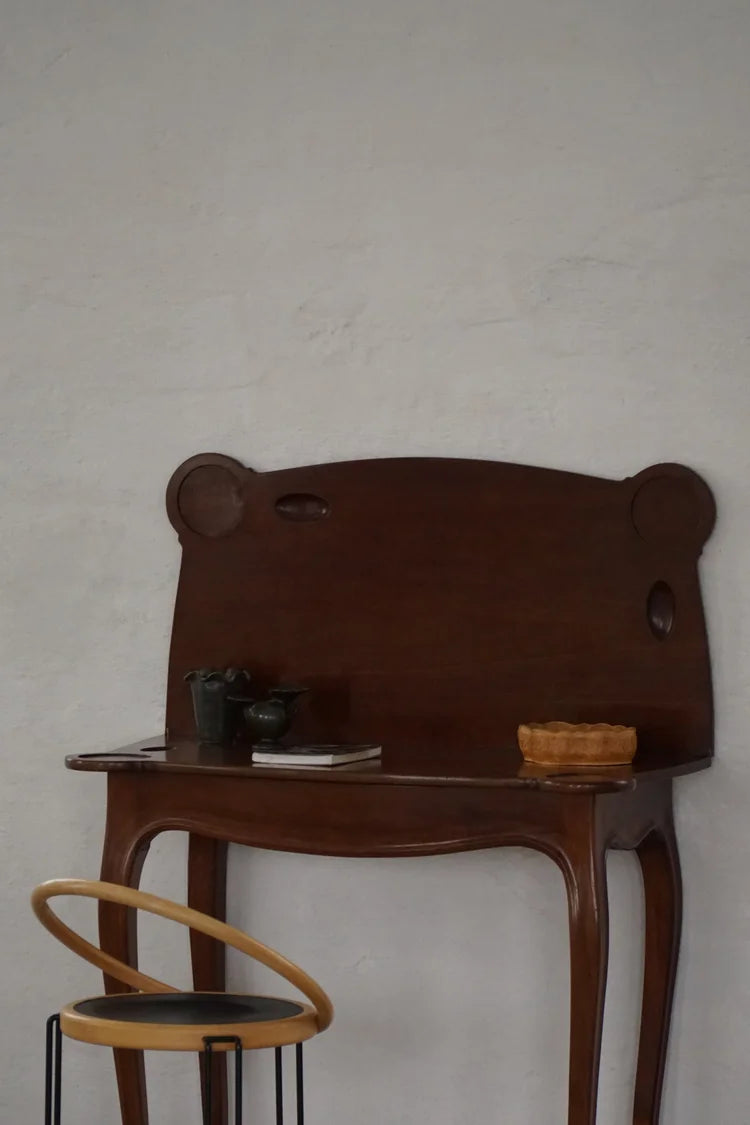 Antique_Mahogany_Game_Table_with_Fold_Over_Top,_England_19th_Century