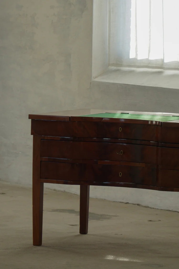 Antique_Mahogany_Writing_Desk,_19th_Century
