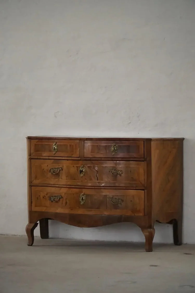 Antique_Serpentine_Chest_of_Drawers