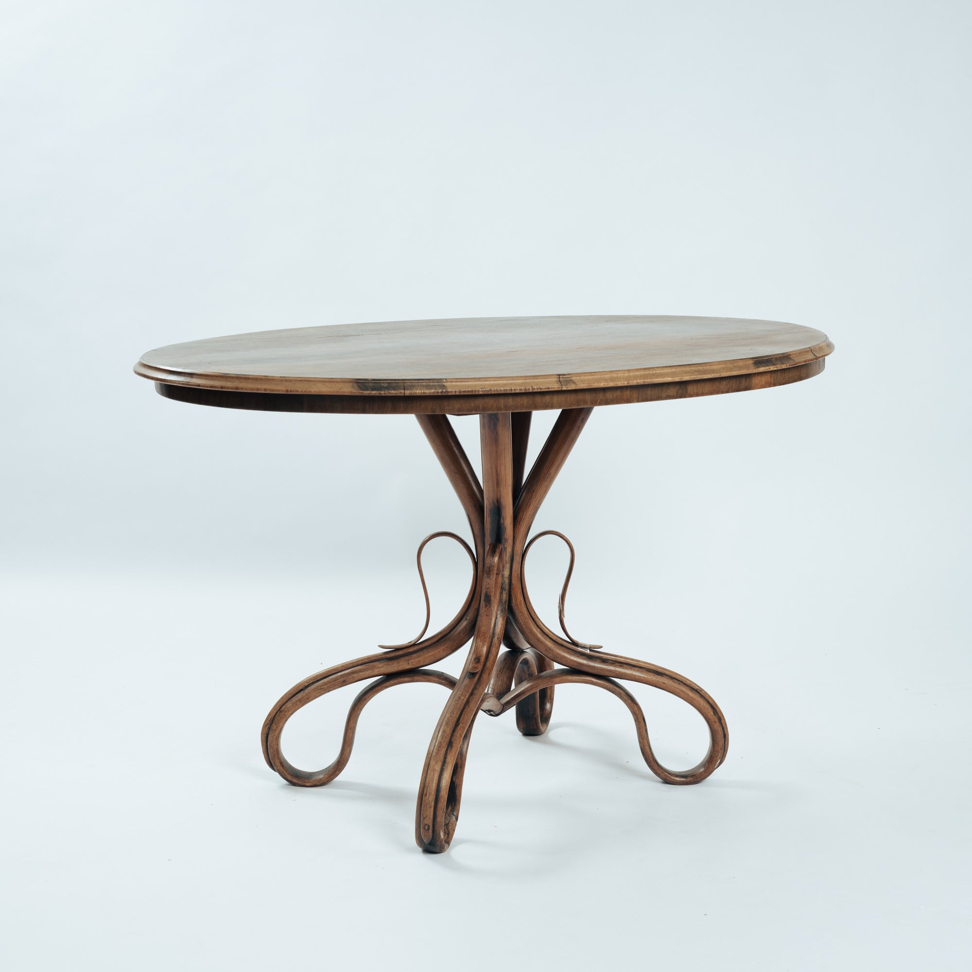 Rare_Thonet_Model_No._3_Salon_Table_in_Palisander_Veneer,_Austrian_Bentwood_Design,_19th_Century