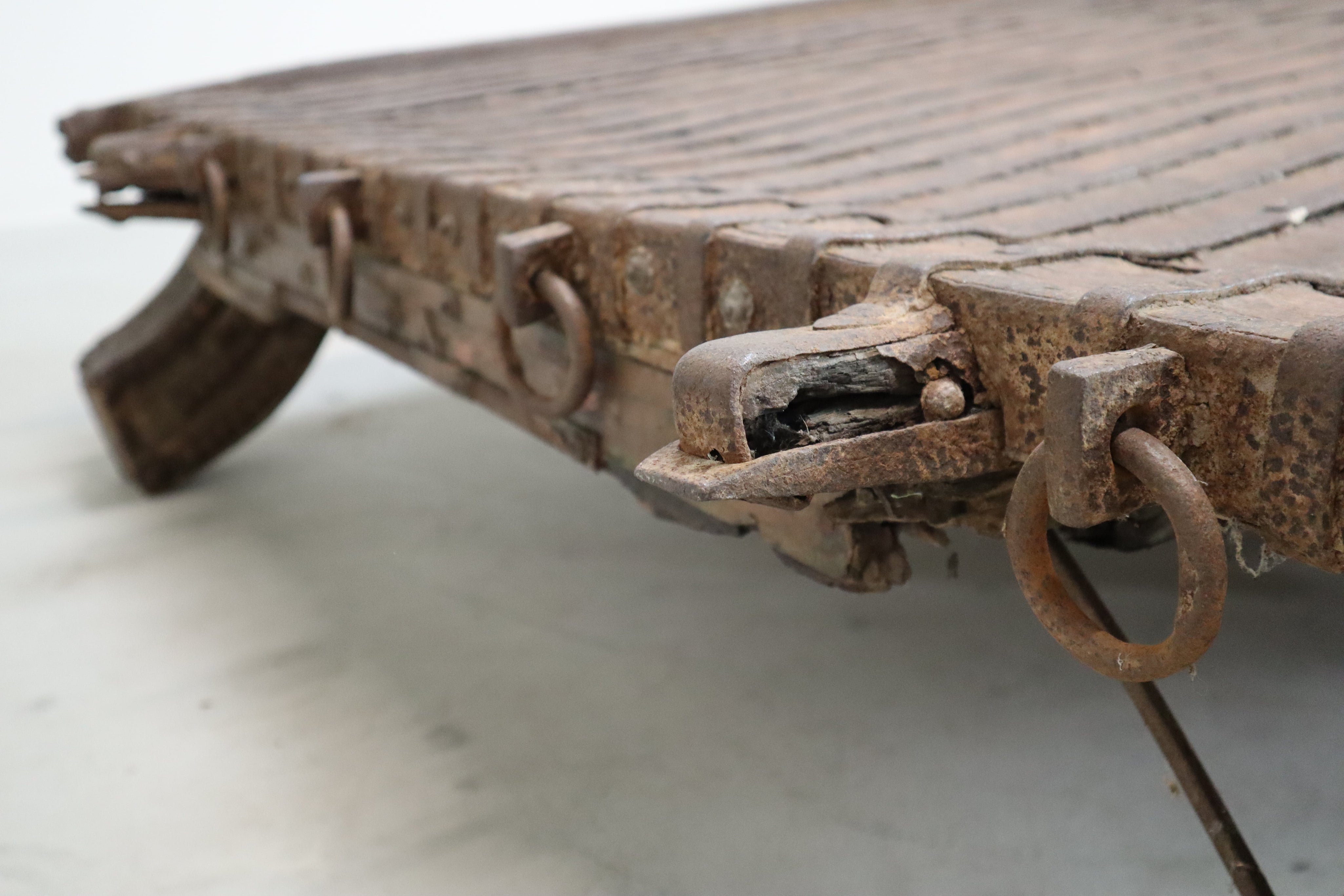 Antique_Wabi_Sabi_Indian_bullock_cart_platform_table,_c.1800