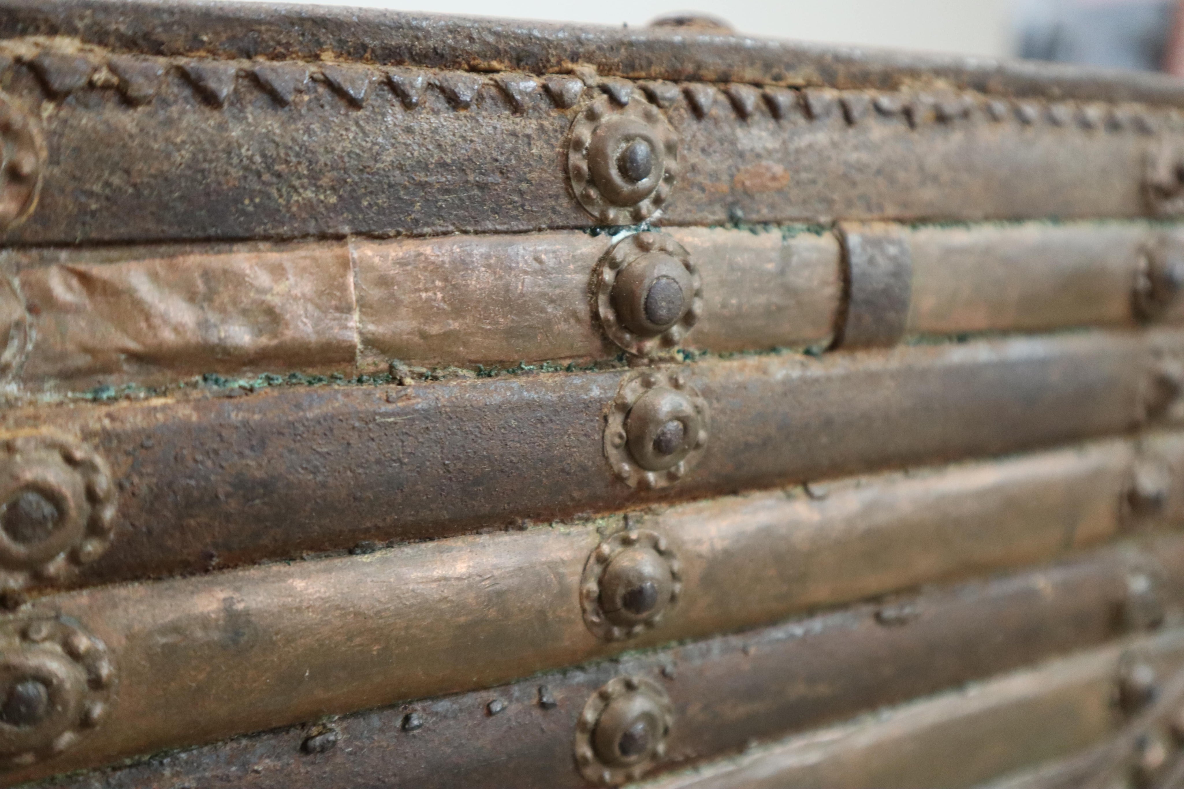 Antique_Wabi_Sabi_Indian_bullock_cart_platform_table,_c.1800