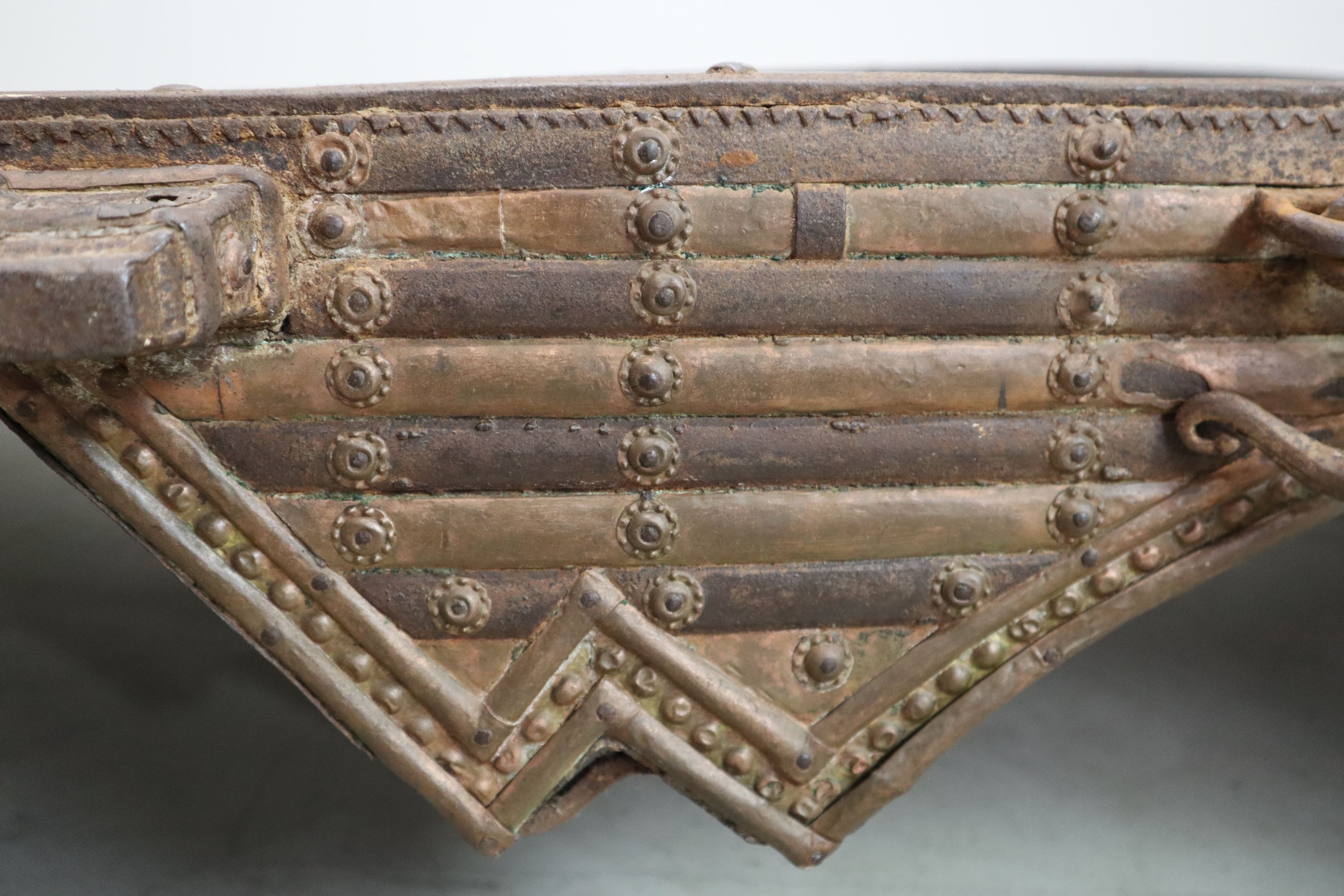 Antique_Wabi_Sabi_Indian_bullock_cart_platform_table,_c.1800