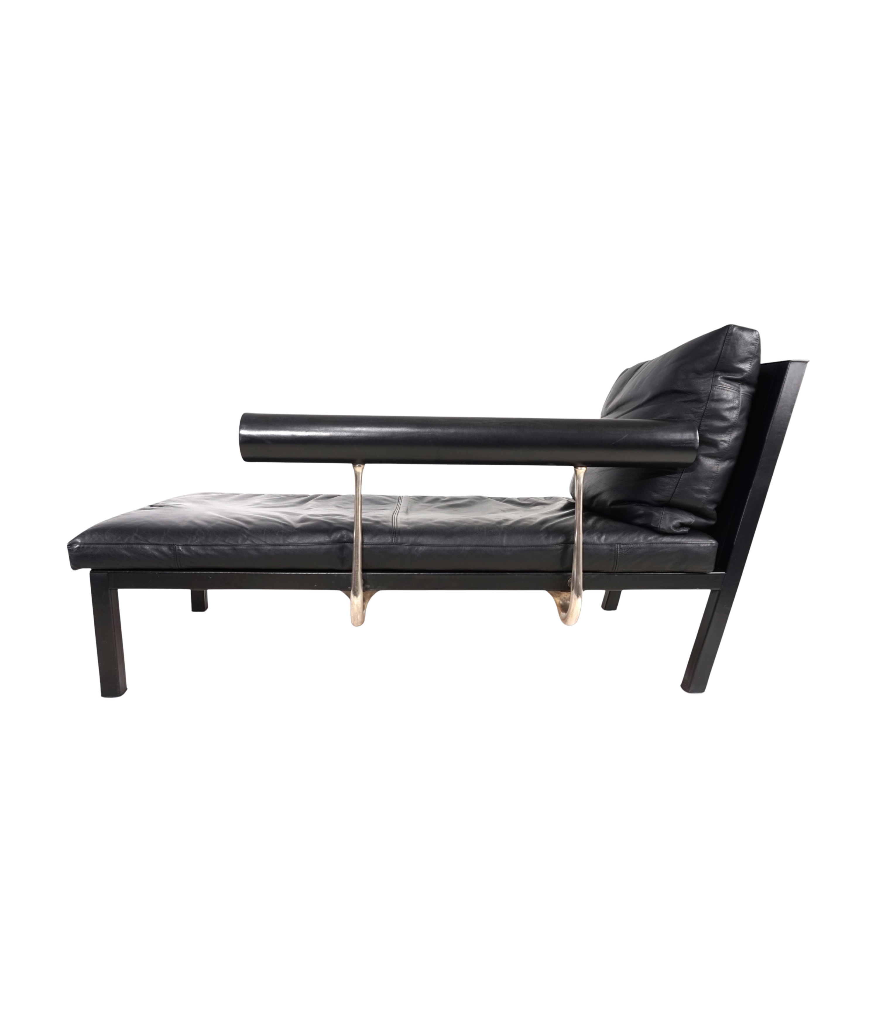 Antonio_Citterio_Baisity_Chaise_Lounge_for_B&B_Italia_in_Black_Leather,_1980s