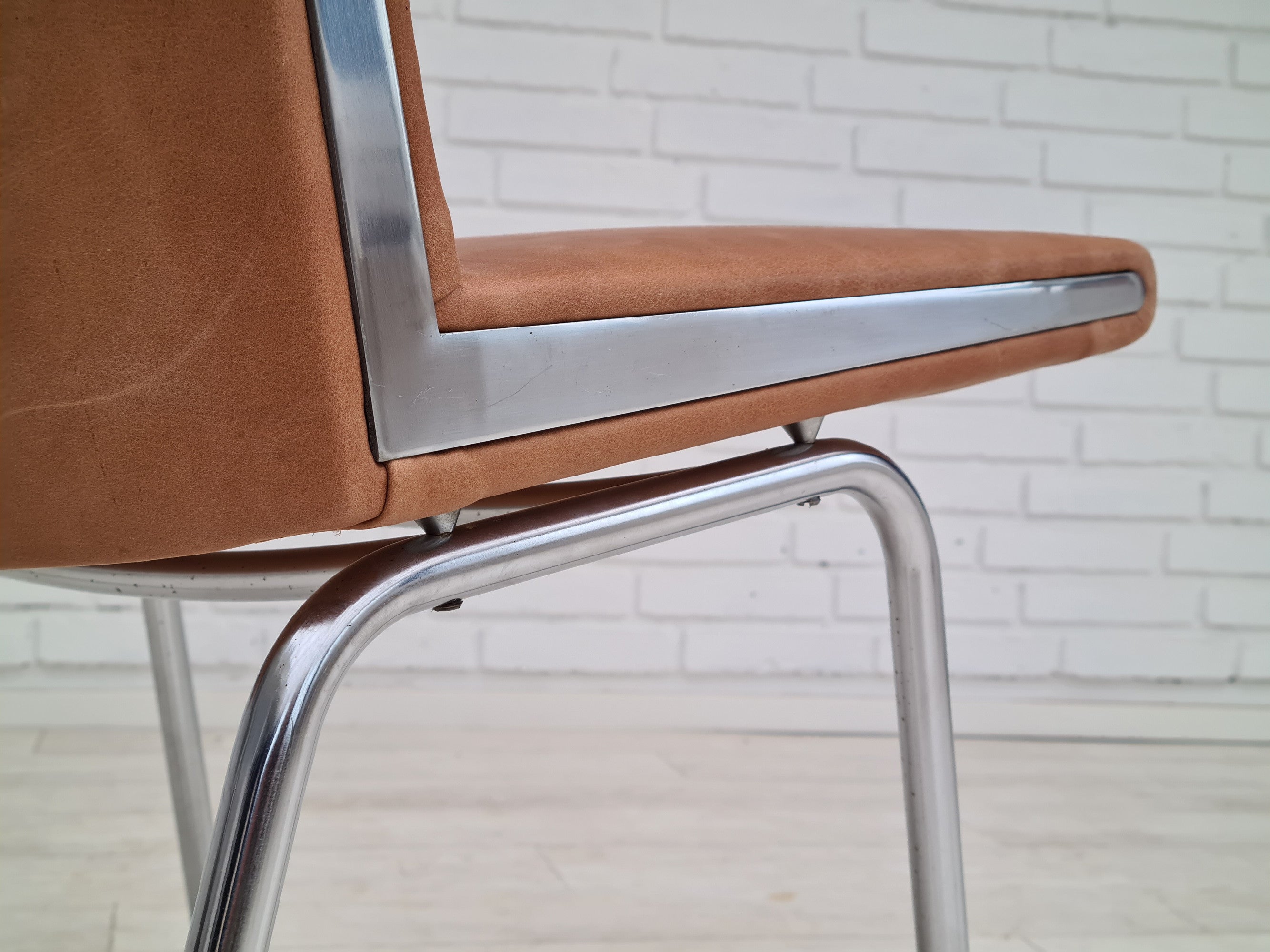 AP38_Airport_Chair_by_Hans_J._Wegner_1956_Denmark