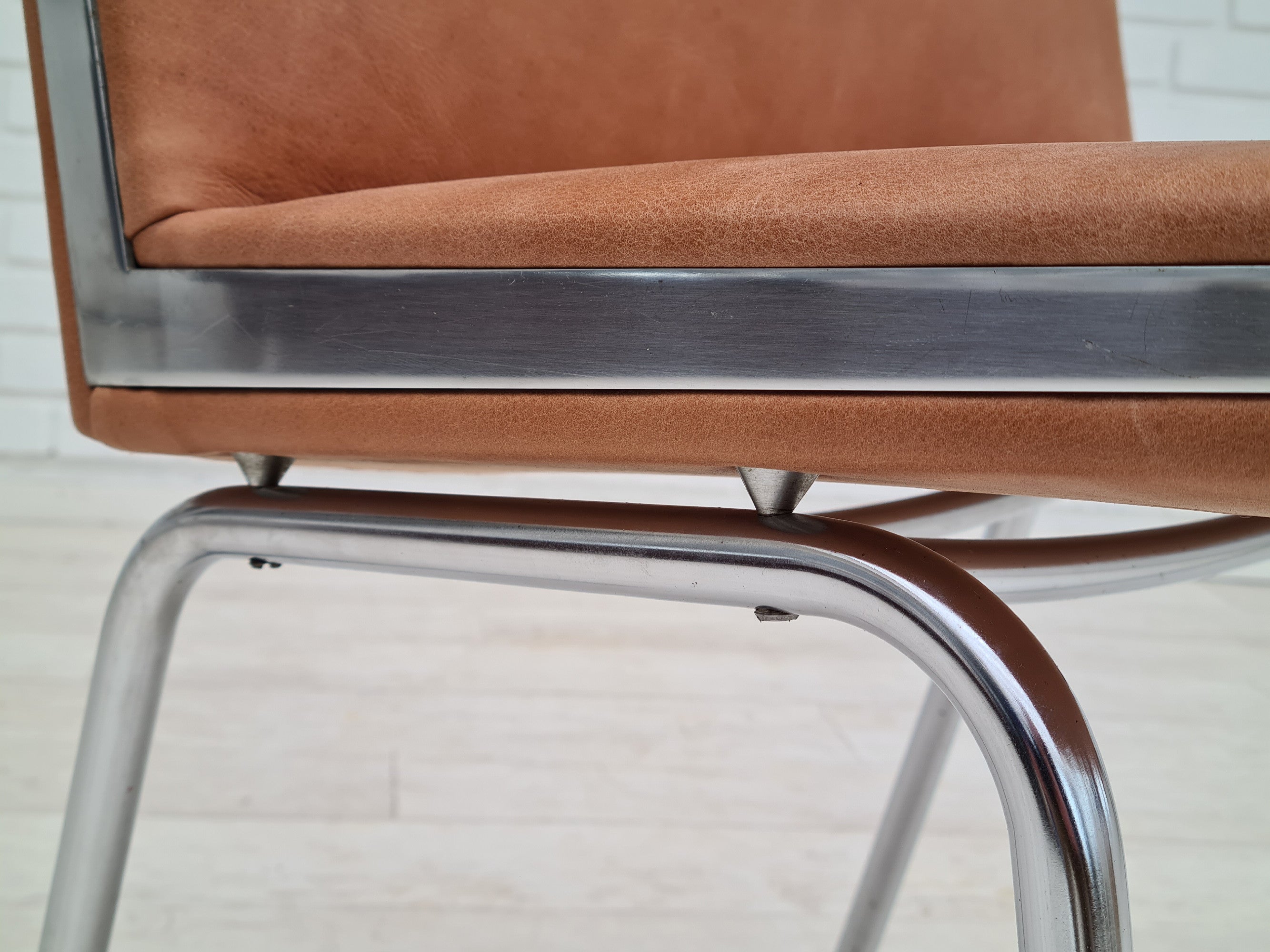 AP38_Airport_Chair_by_Hans_J._Wegner_1956_Denmark