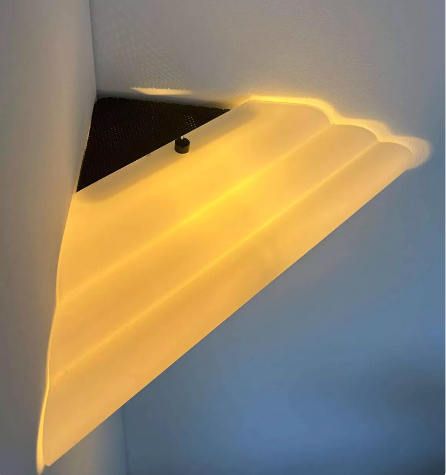Vetri_Italian_Opaline_Murano_Glass_Corner_Wall_Sconce,_1970s