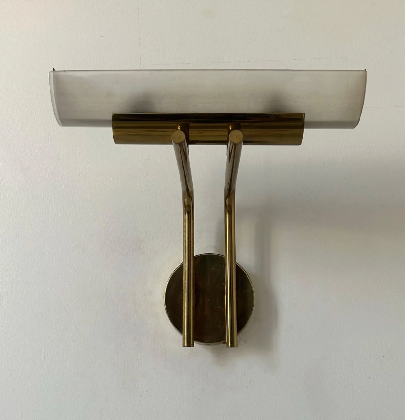 Applique_en_laiton_et_verre_sablé,_France,_1970