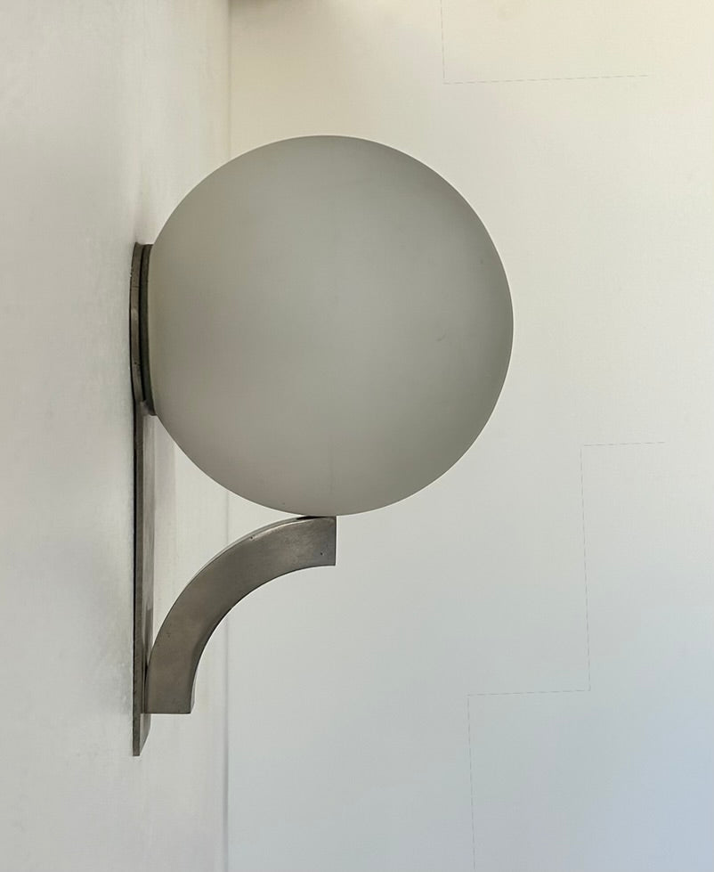 Wall_Sconce_in_Chrome_Frosted_Glass_1930s_France