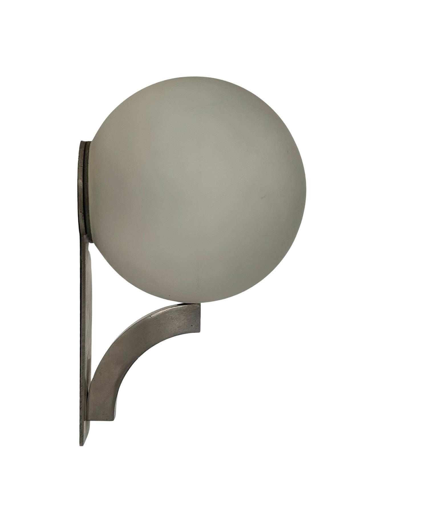 Wall_Sconce_in_Chrome_Frosted_Glass_1930s_France