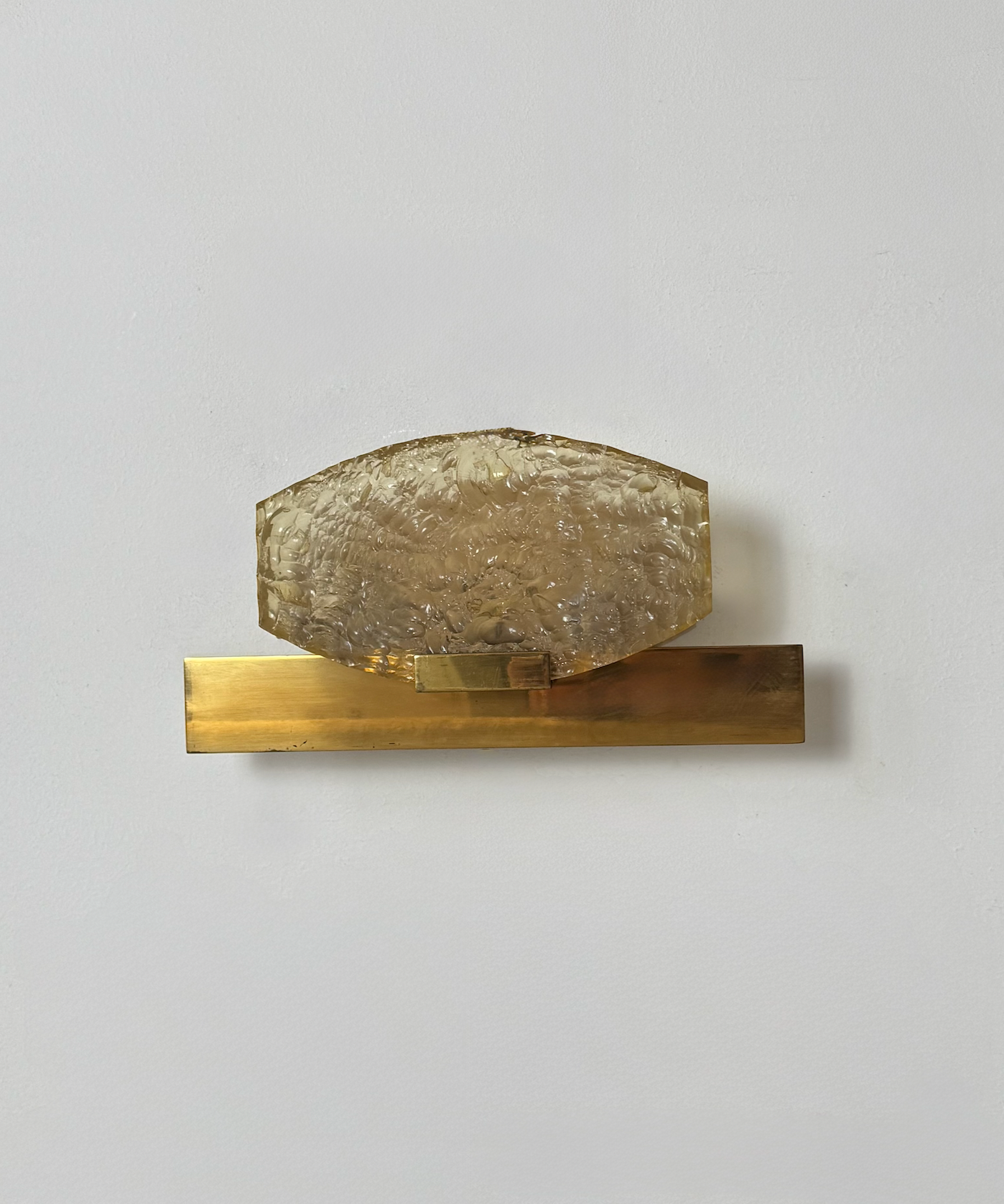 Serge_Mouille_Attributed_Brass_and_Dallux_Resin_Wall_Light,_France,_1960s
