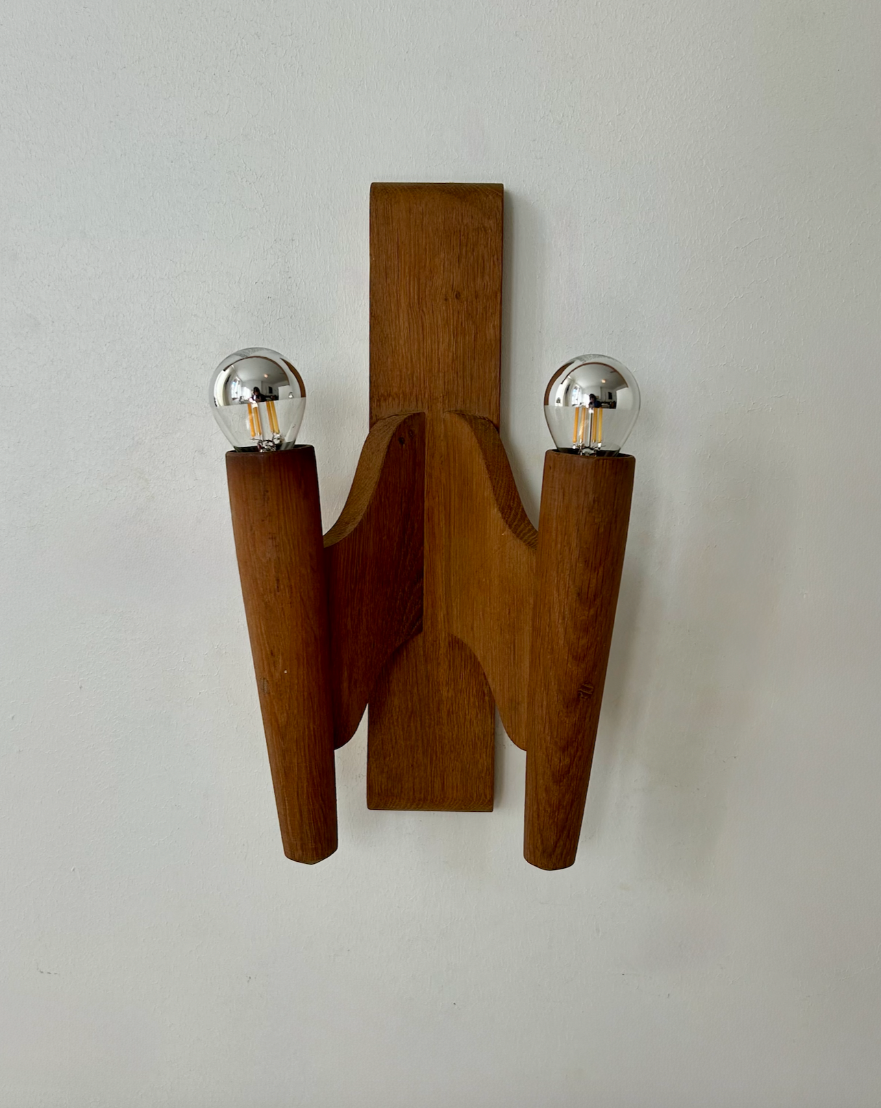 French_Double_Wall_Light_in_Solid_Oak,_1950s