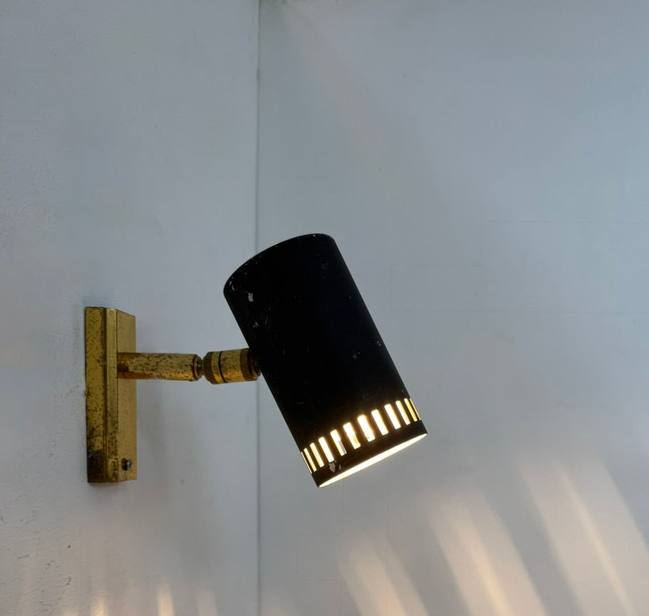 Adjustable_Patinated_Brass_and_Black_Metal_Wall_Light,_France,_1960s