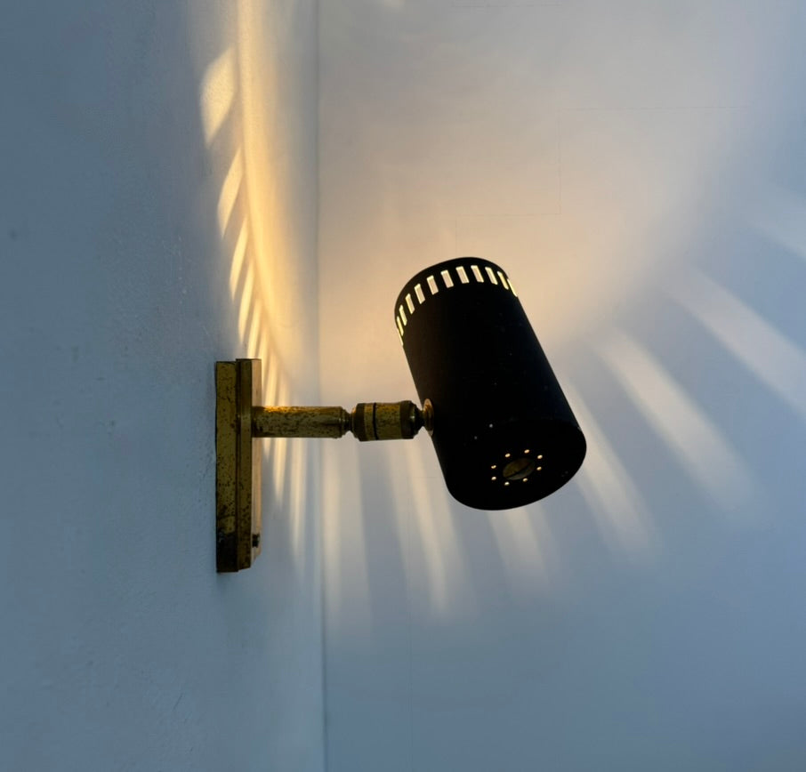 Adjustable_Patinated_Brass_and_Black_Metal_Wall_Light,_France,_1960s