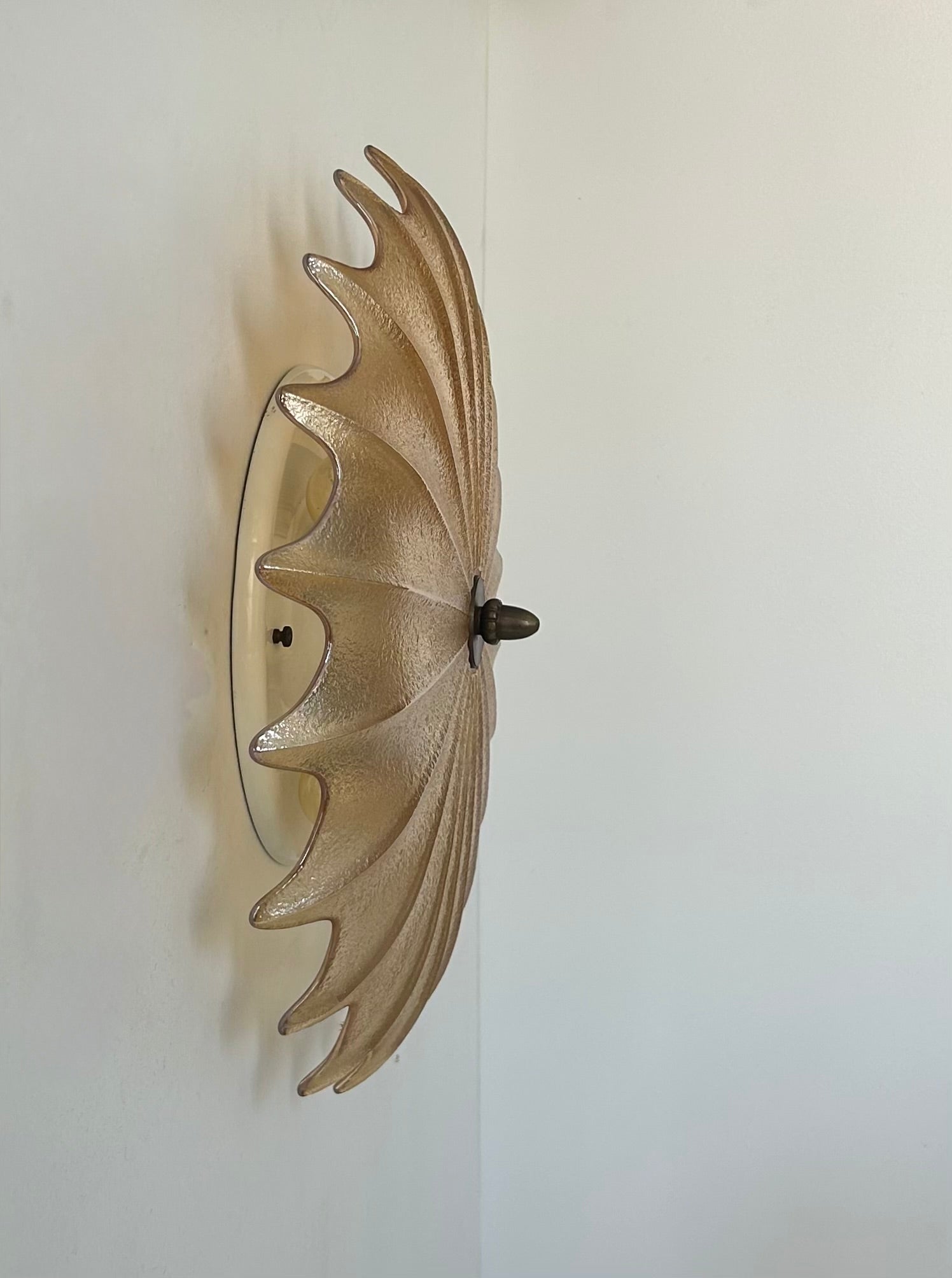 Wall_Sconce_in_Murano_Glass_Patinated_Brass,_from_1960s