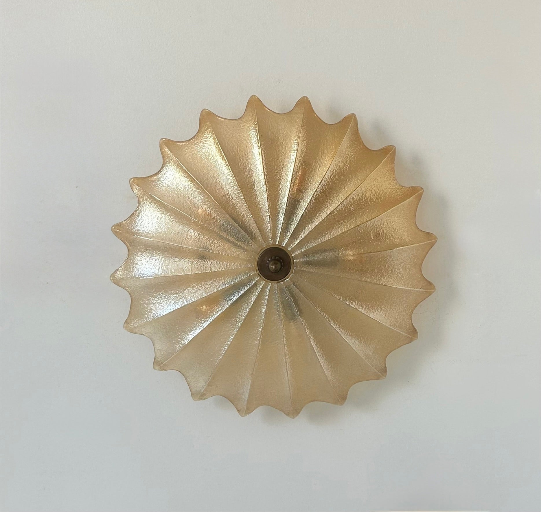 Wall_Sconce_in_Murano_Glass_Patinated_Brass,_from_1960s