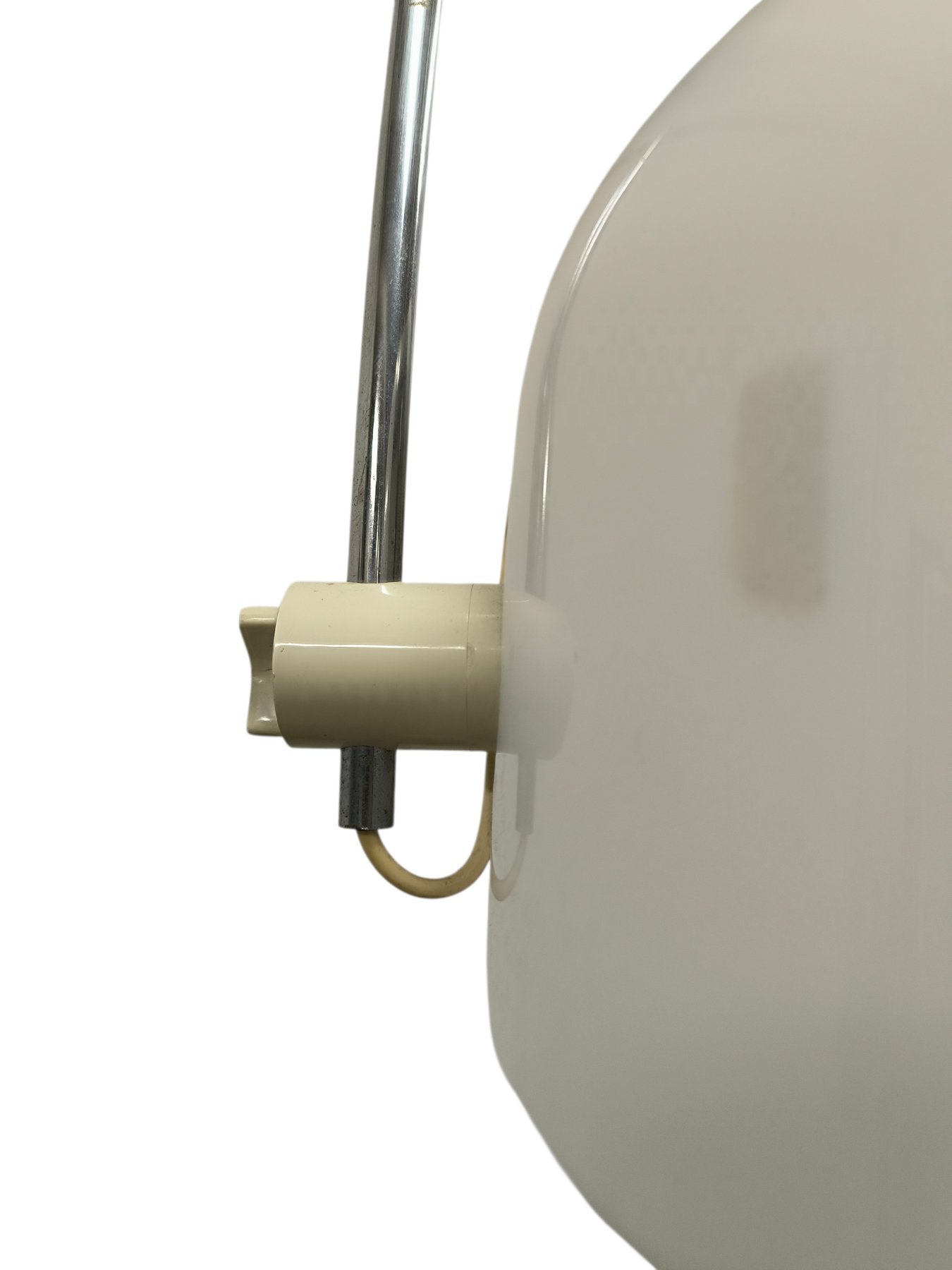 Arc_lamp_by_Luigi_Massoni_x_Harvey_Guzzini,_1960,_Italy