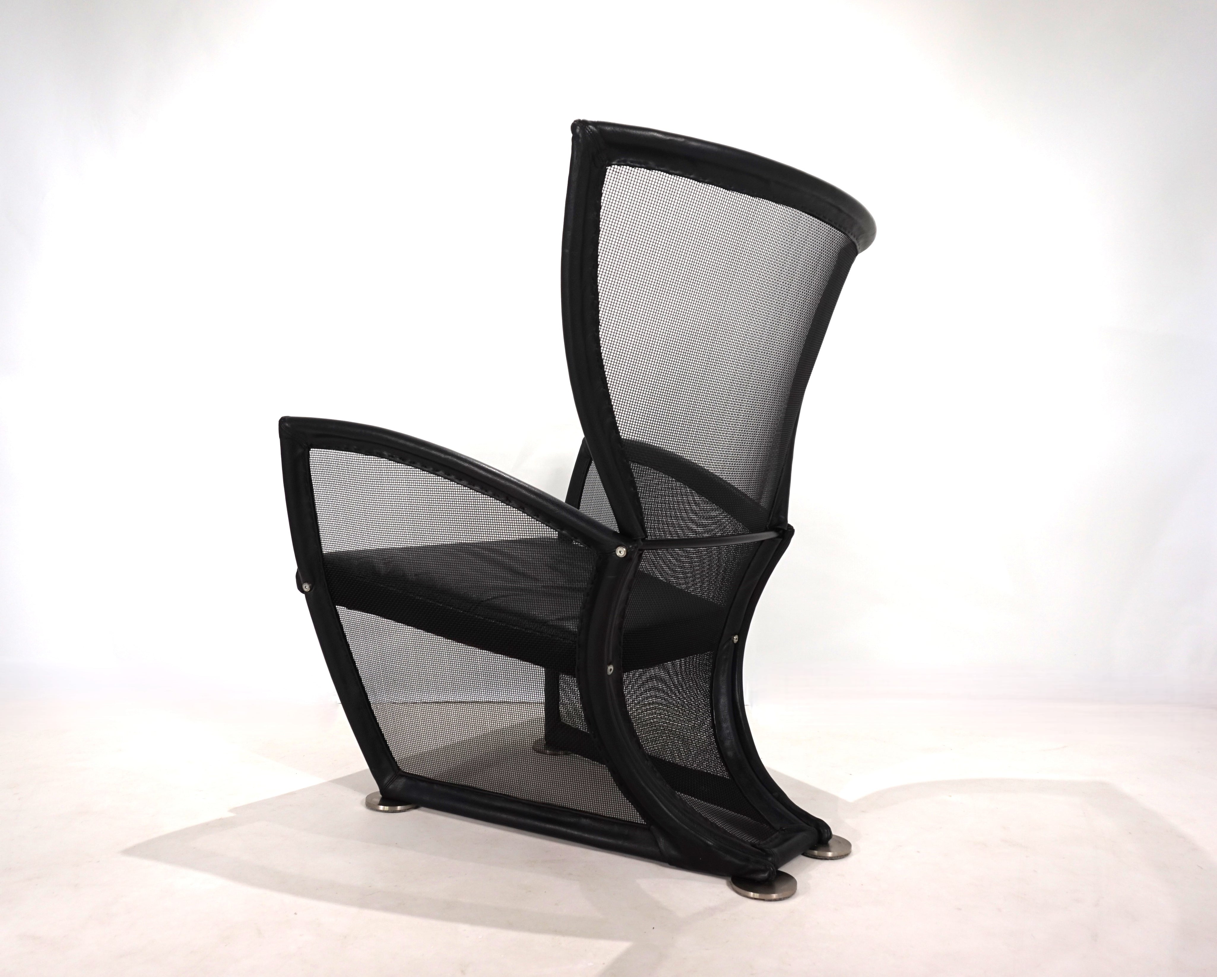 Arflex_Privè_armchair_by_Paolo_Nava,_1987