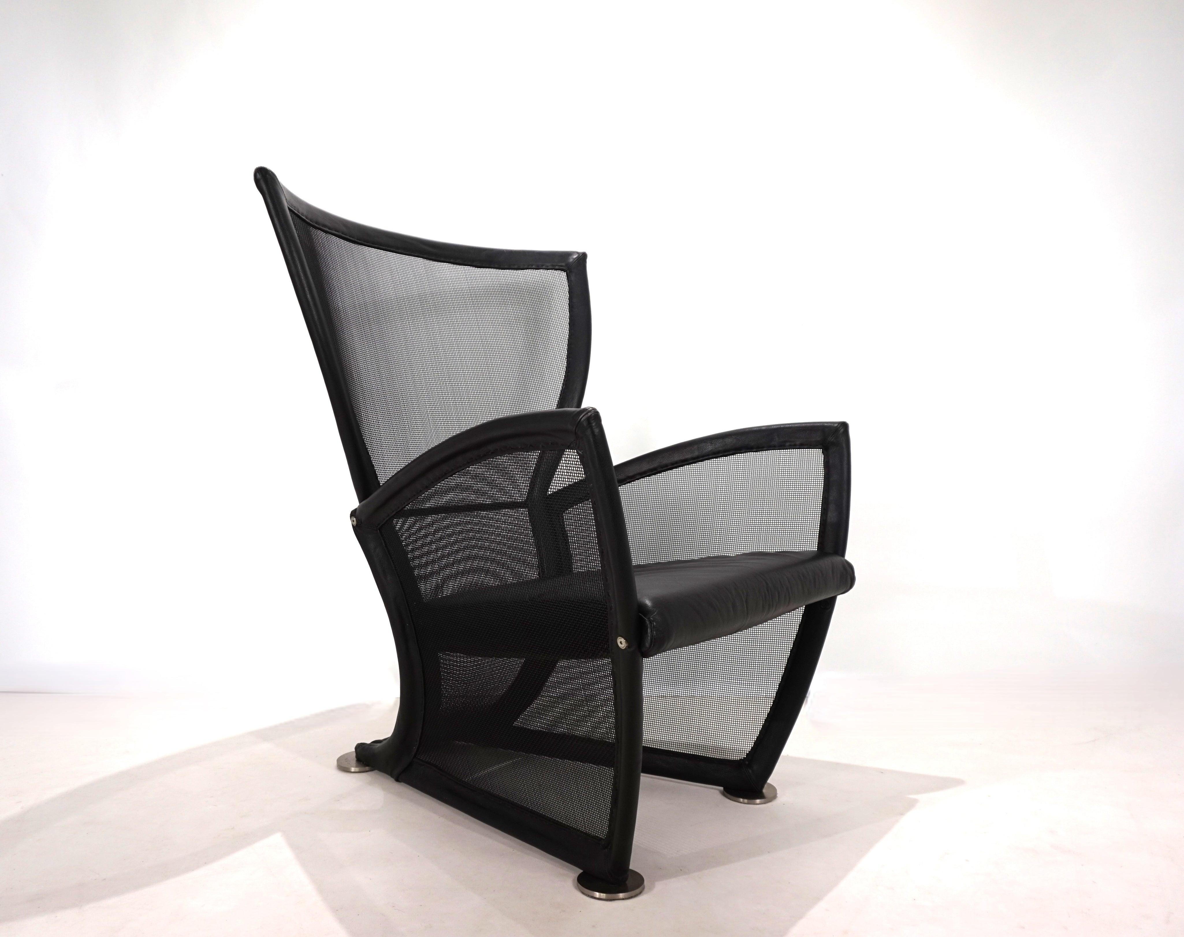 Arflex_Privè_armchair_by_Paolo_Nava,_1987