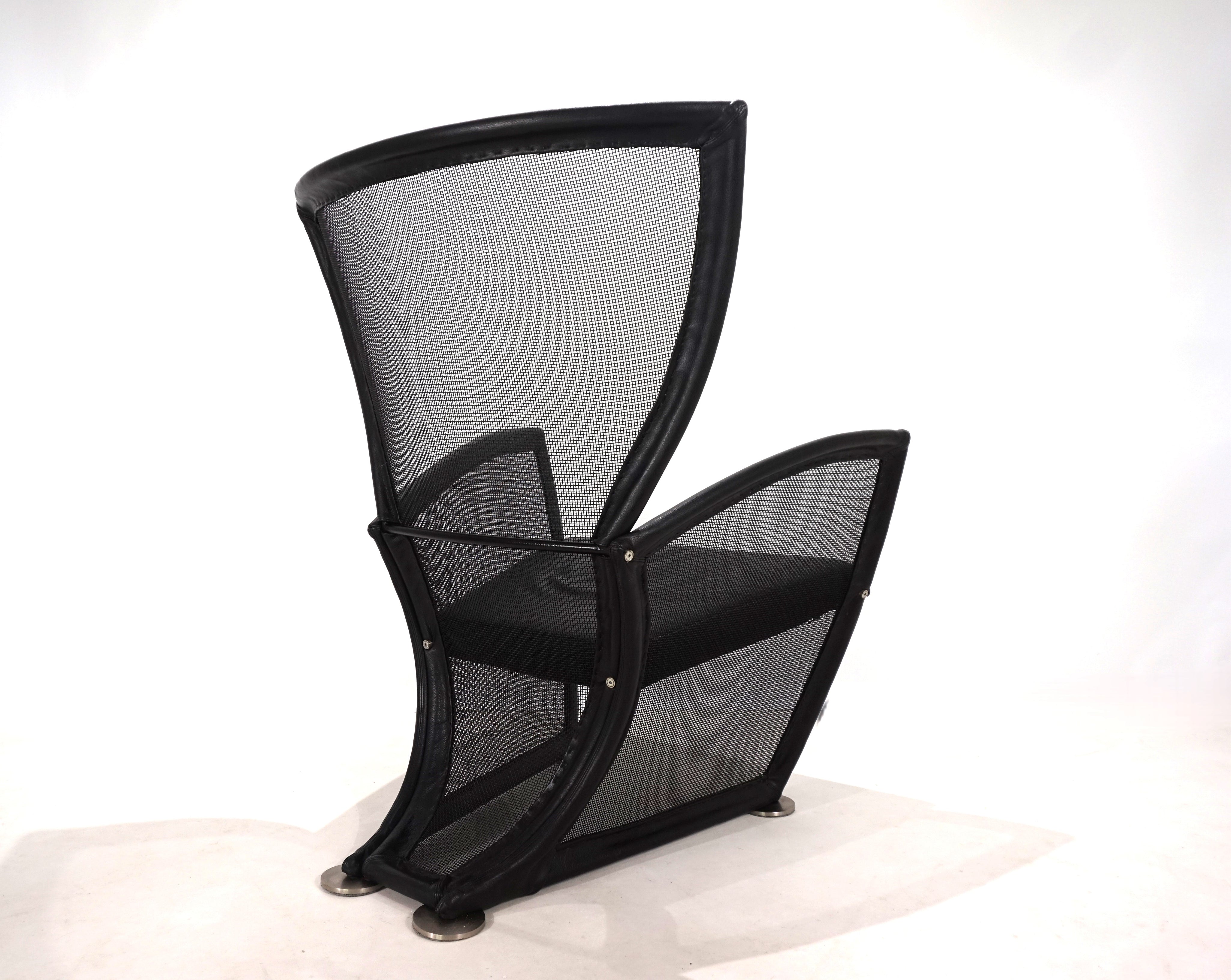 Arflex_Privè_armchair_by_Paolo_Nava,_1987