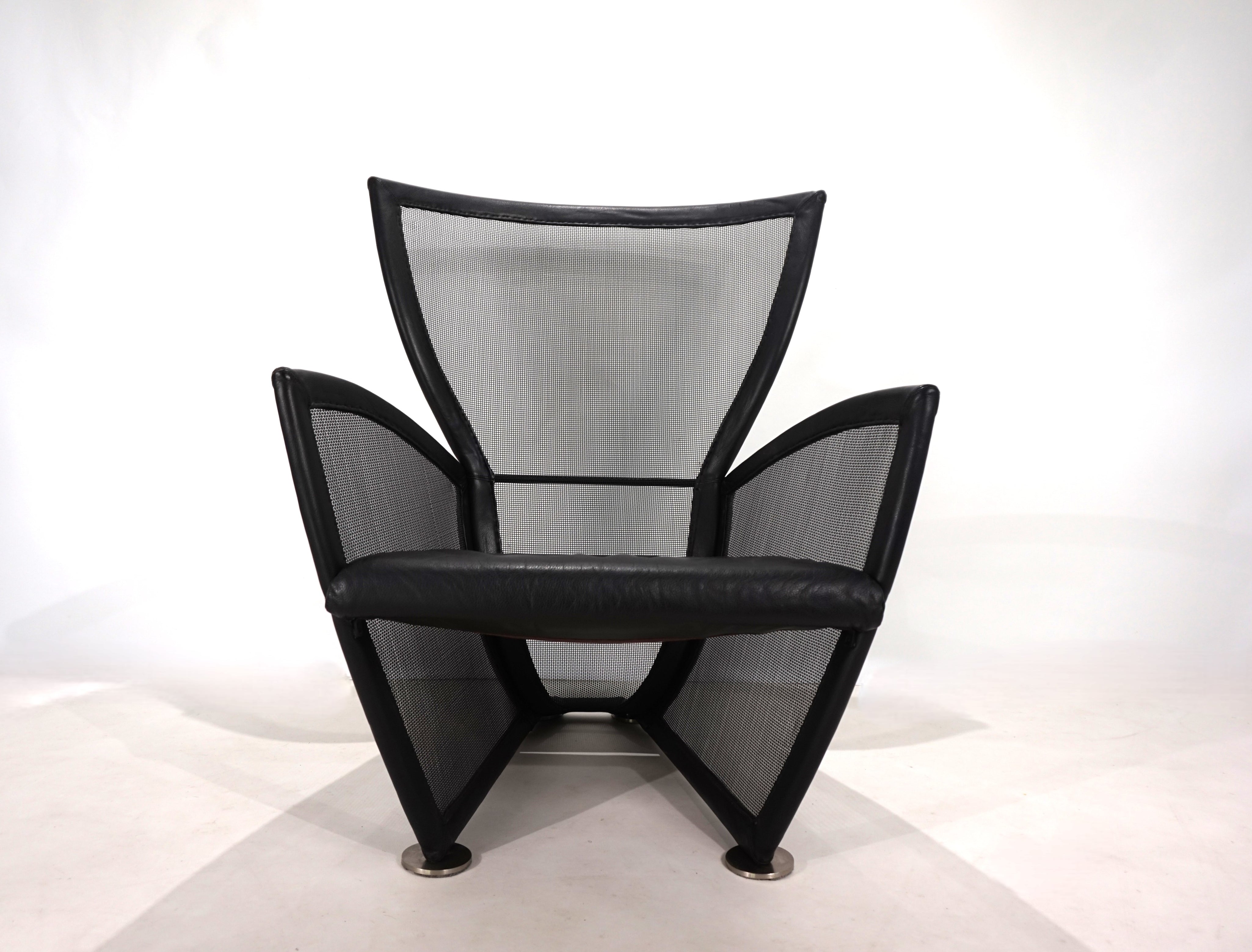 Arflex_Privè_armchair_by_Paolo_Nava,_1987