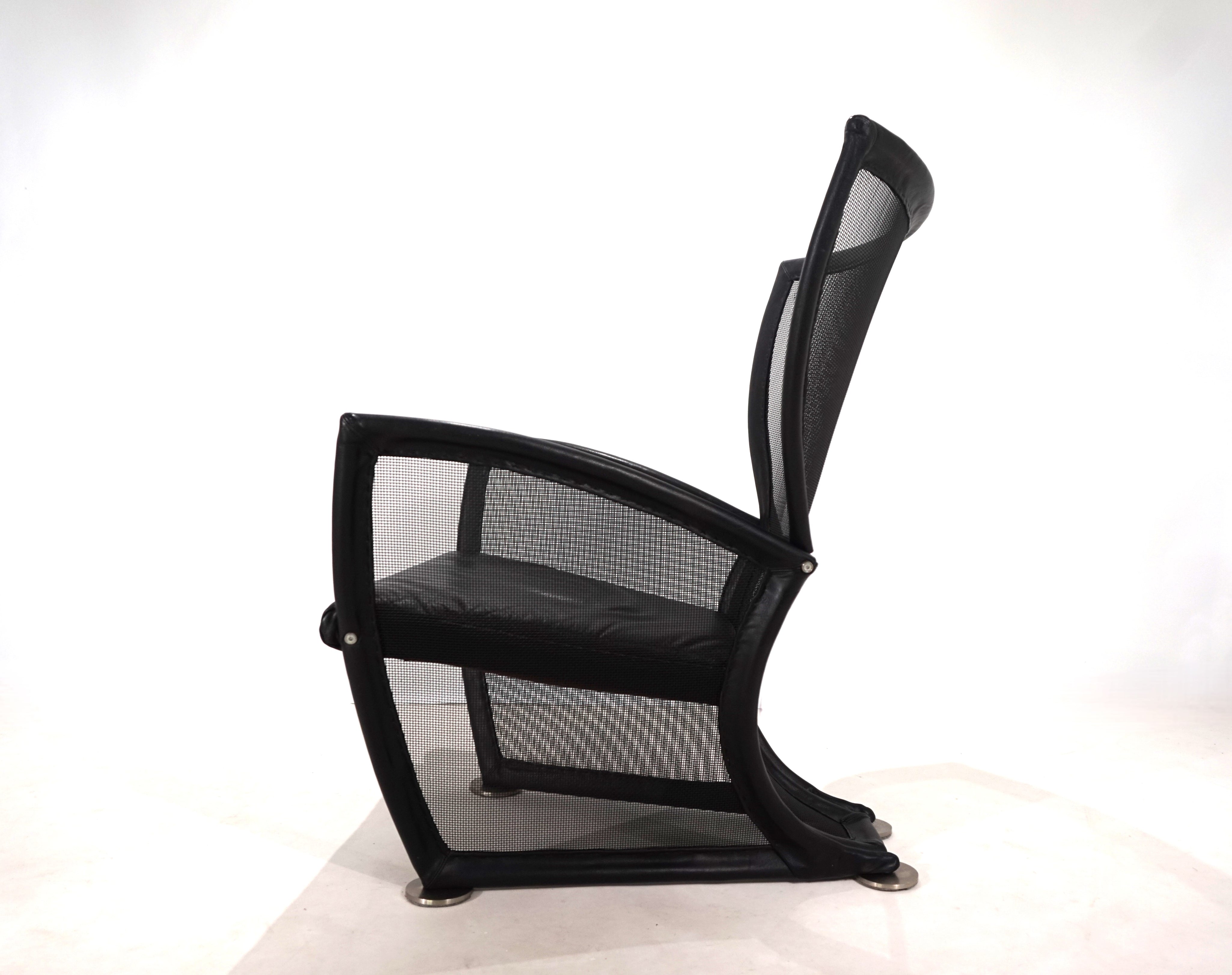 Arflex_Privè_armchair_by_Paolo_Nava,_1987