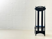 Argyle_chair_by_Charles_Rennie_Mackintosh_from_Cassina's_I_Maestri_collection,_1973