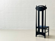 Argyle_chair_by_Charles_Rennie_Mackintosh_from_Cassina's_I_Maestri_collection,_1973