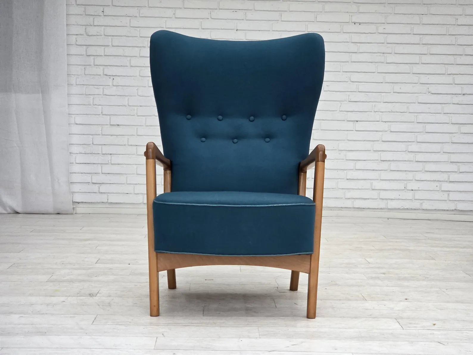 Armchair_by_Fritz_Hansen,_Mid-Century_Modern,_1970s_Denmark