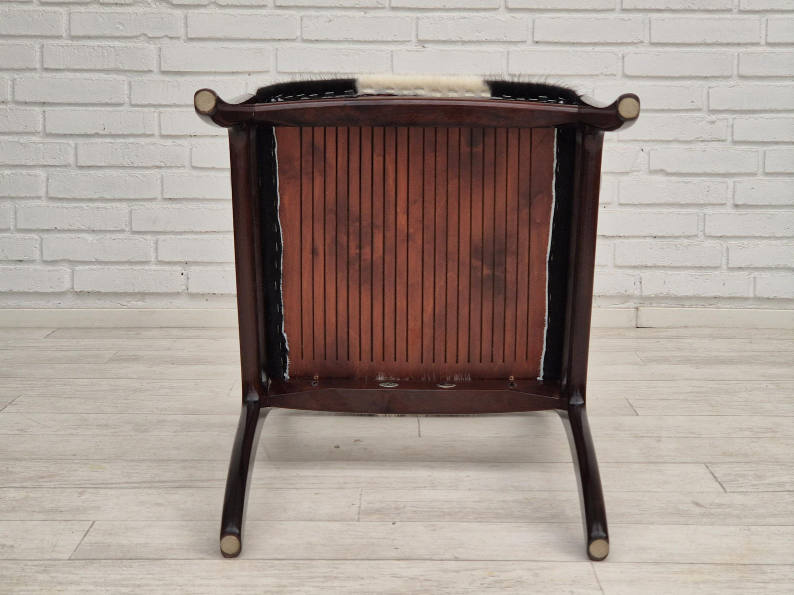 Armchair_by_Ole_Wanscher,_Mahogany_&_Cowhide,_1960s_Denmark