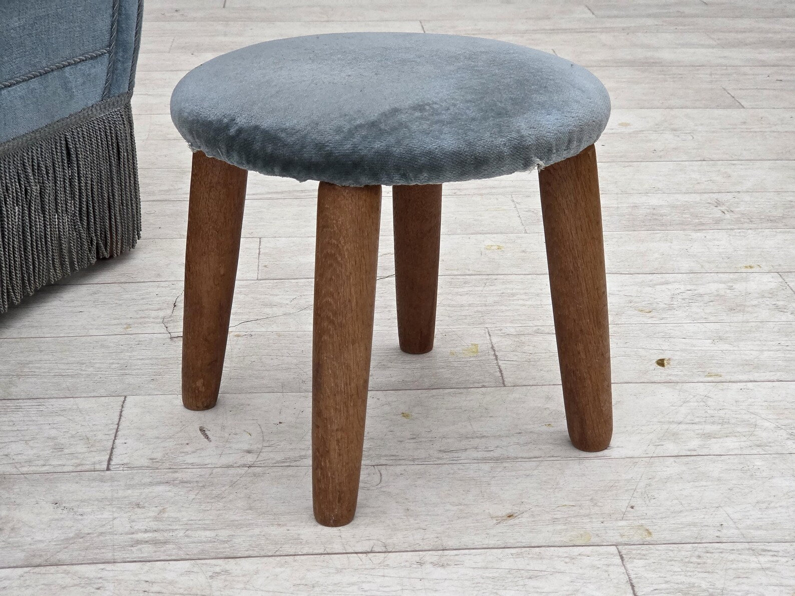 Set_of_Armchair_&_Footstool,_Blue_Velour_&_Oak_Legs_1970s_Denmark
