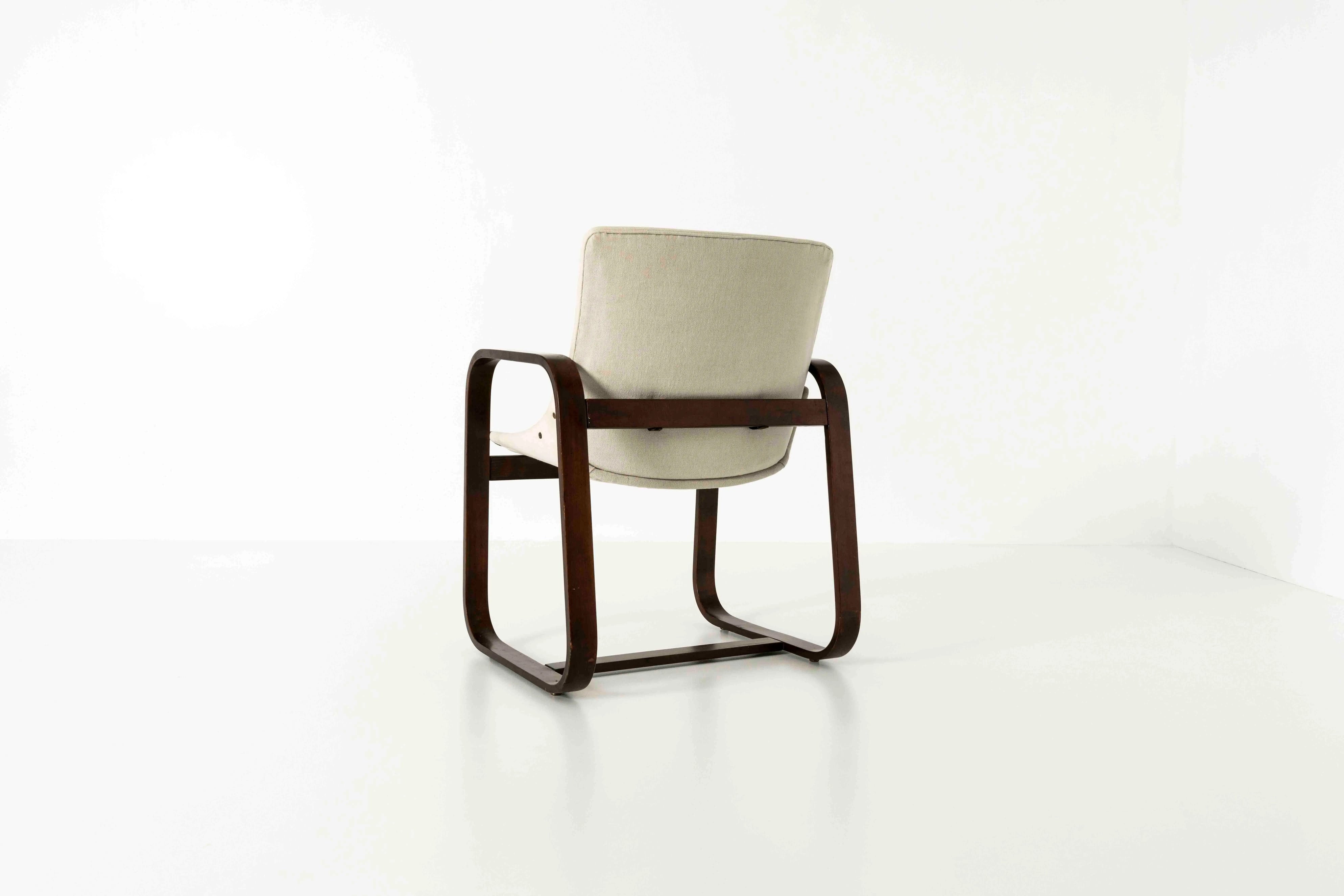 Giuseppe_Pagano_Pogatschnig_&_Gino_Maggioni_Armchair,_1940s,_Italy