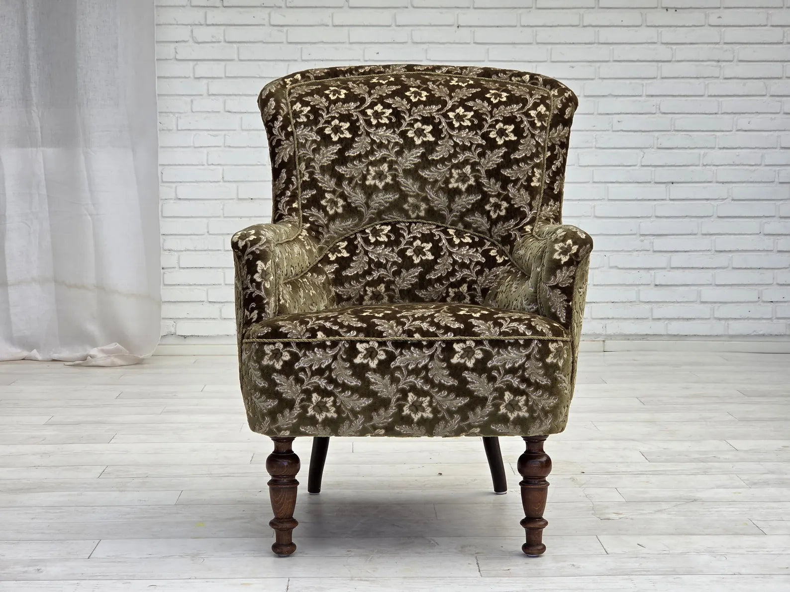 Armchair,_Green_Furniture_Velour_&_Ash_Wood,_1950s_Denmark