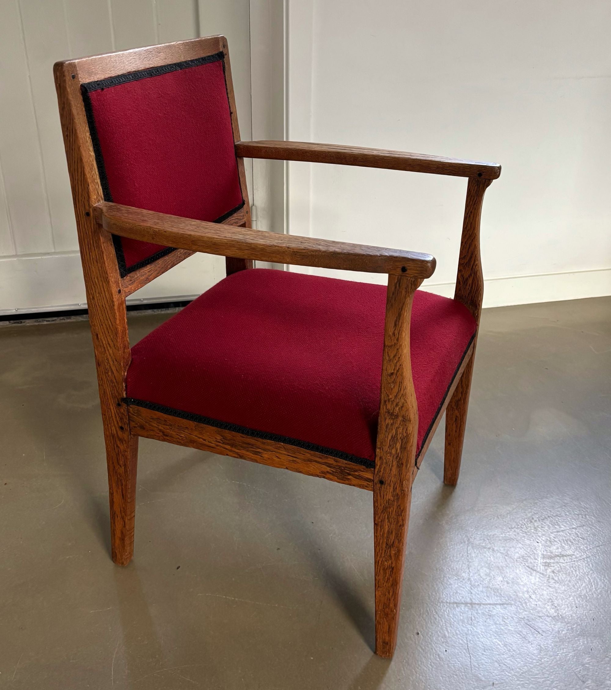 Oak_Armchair_Opus_467_by_C.J._van_den_Bosch_from_1900s_Netherlands