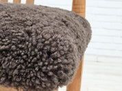 Sheepskin_Armchair_in_Oak,_1955,_Denmark