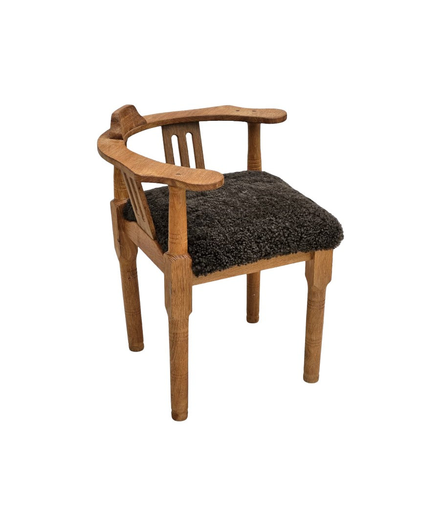 Sheepskin_Armchair_in_Oak,_1955,_Denmark