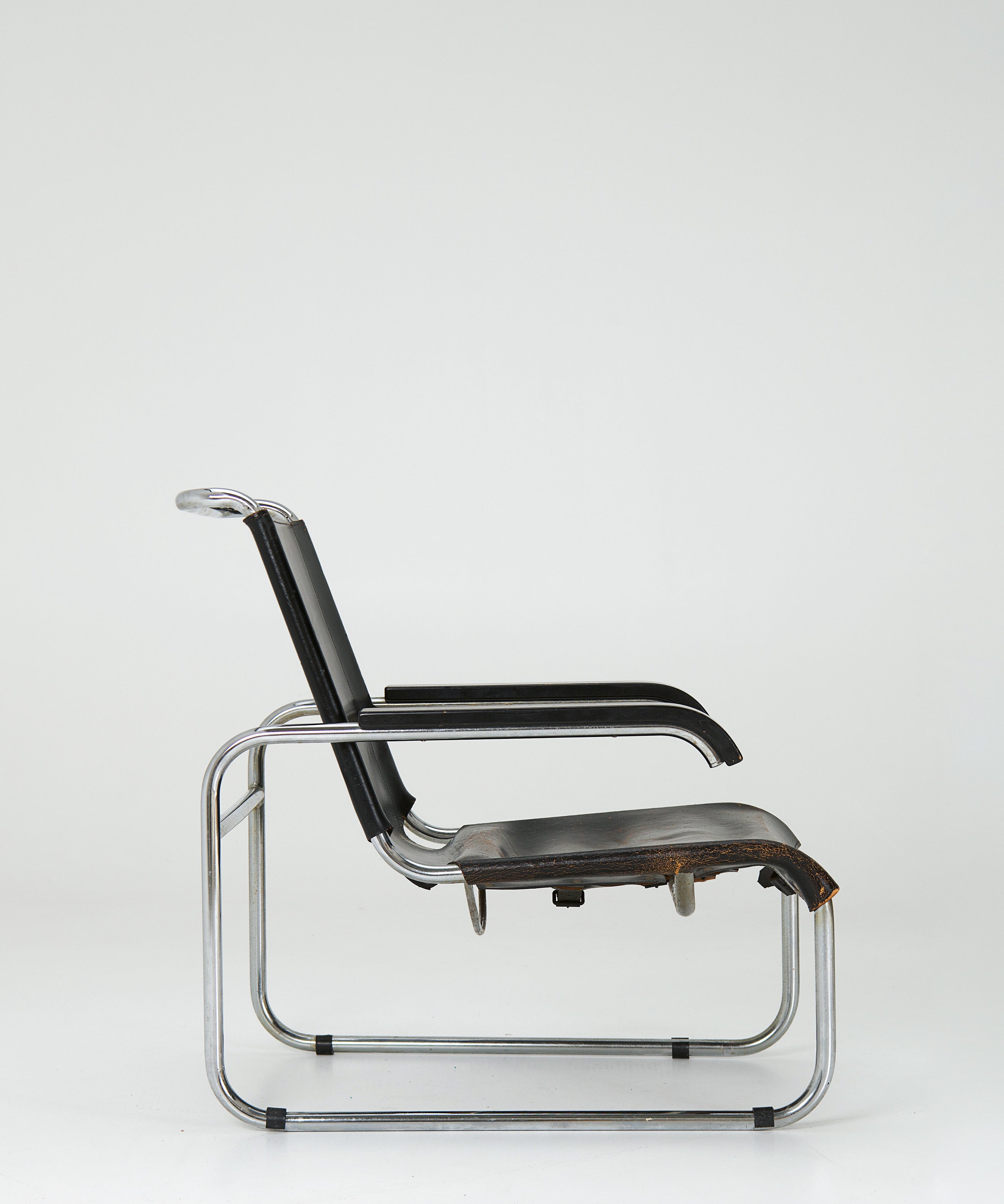 S35_L_chair_by_Marcel_Breuer_from_1950s