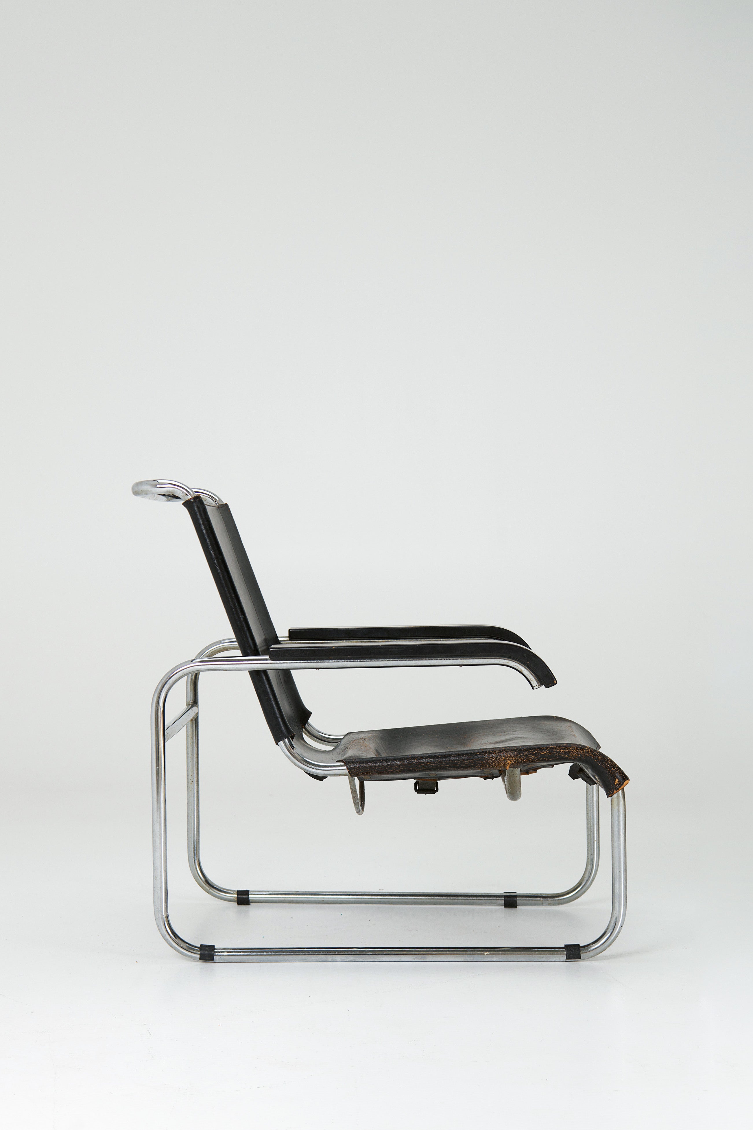 S35_L_chair_by_Marcel_Breuer_from_1950s