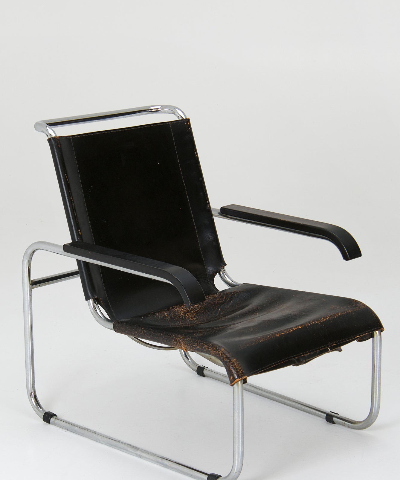 Armchair_S35_L_by_Marcel_Breuer