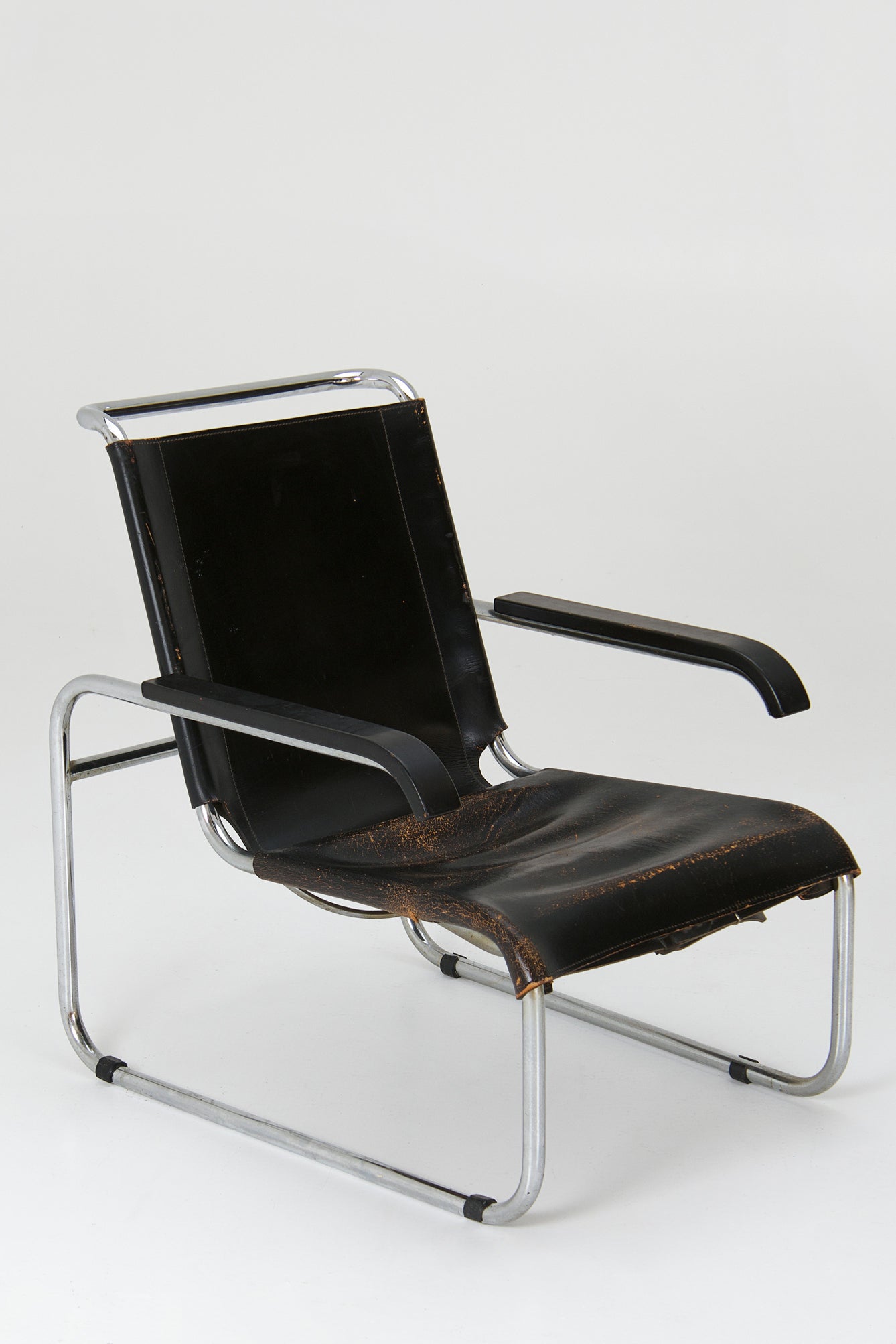 Armchair_S35_L_by_Marcel_Breuer