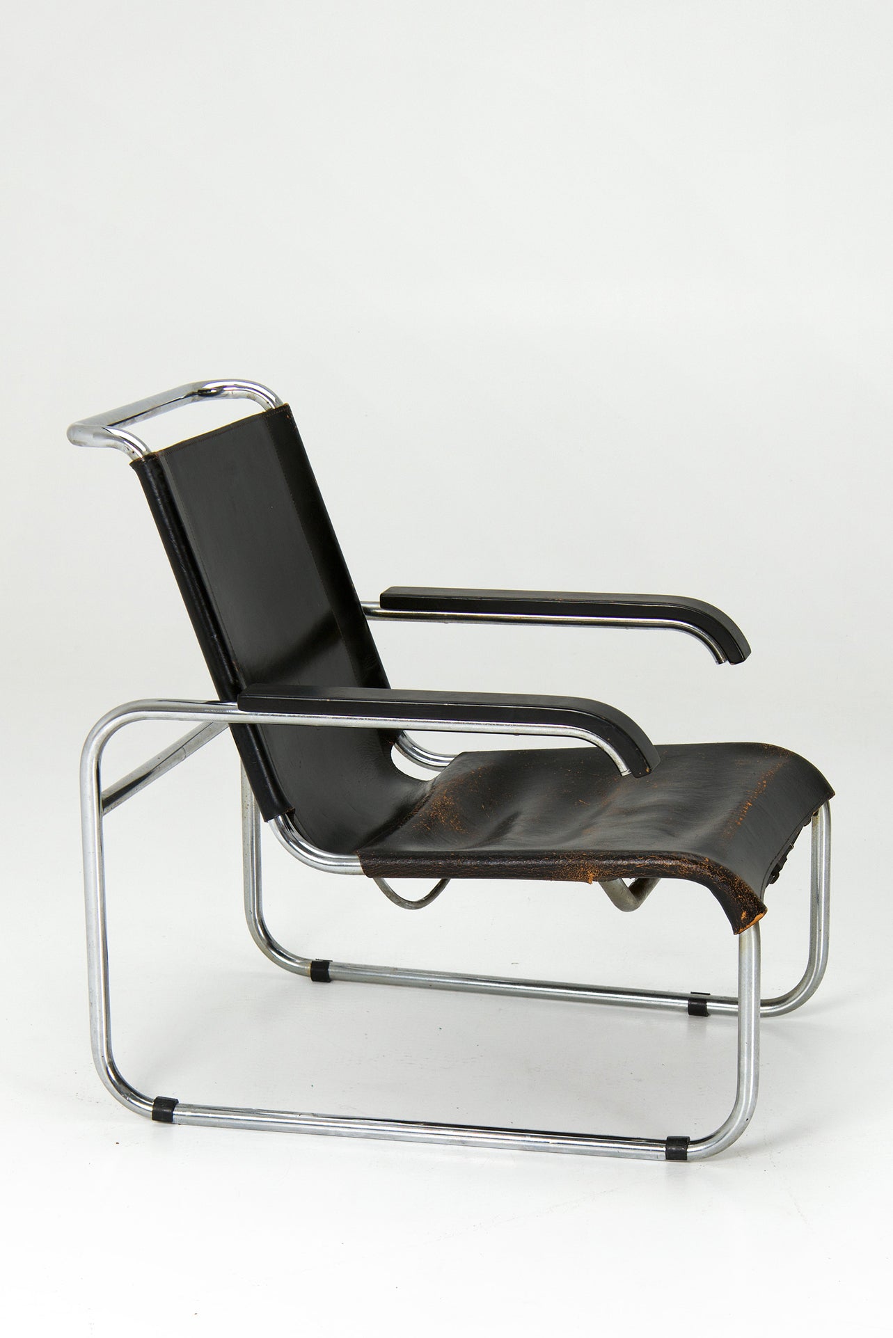 Armchair_S35_L_by_Marcel_Breuer