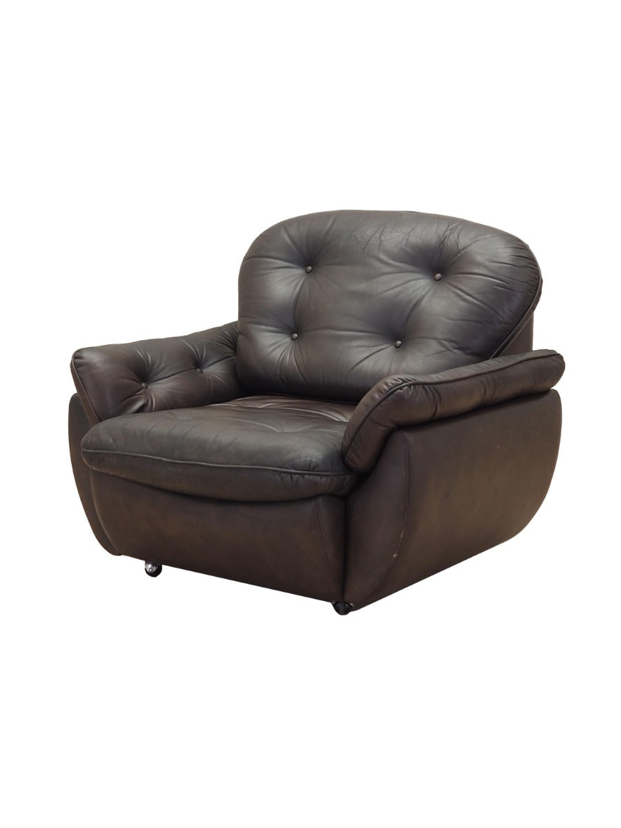 Armchair_With_Castors,_Natural_Leather,_1970s,_Italy