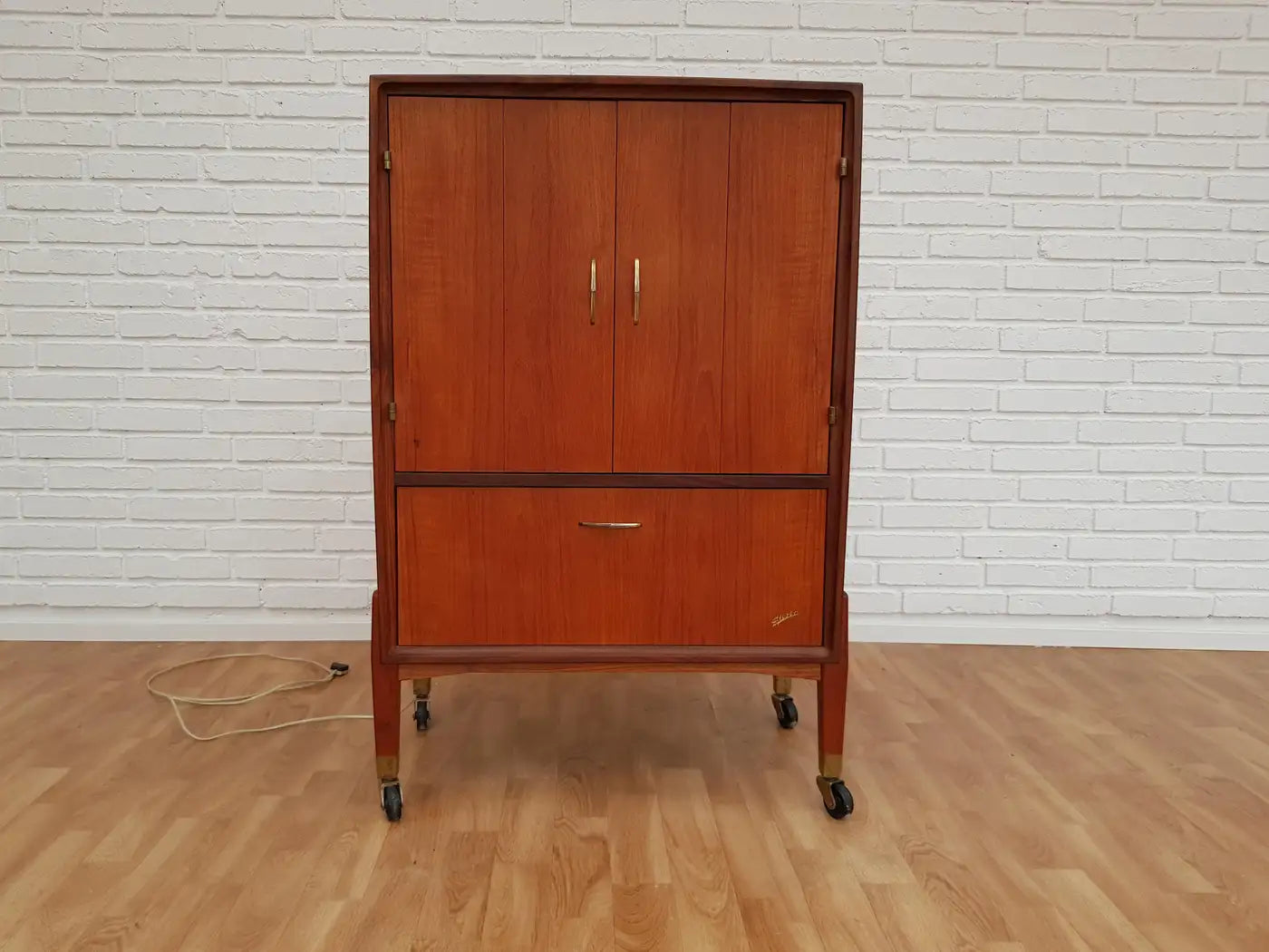 Bella_Vista_Entertainment_Cabinet_by_Eltra,_1960s,_Denmark