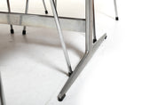 Set_of_Shaker_Table_and_4_Series_7_chairs_by_Arne_Jacobsen_for_Fritz_Hansen,_Denmark
