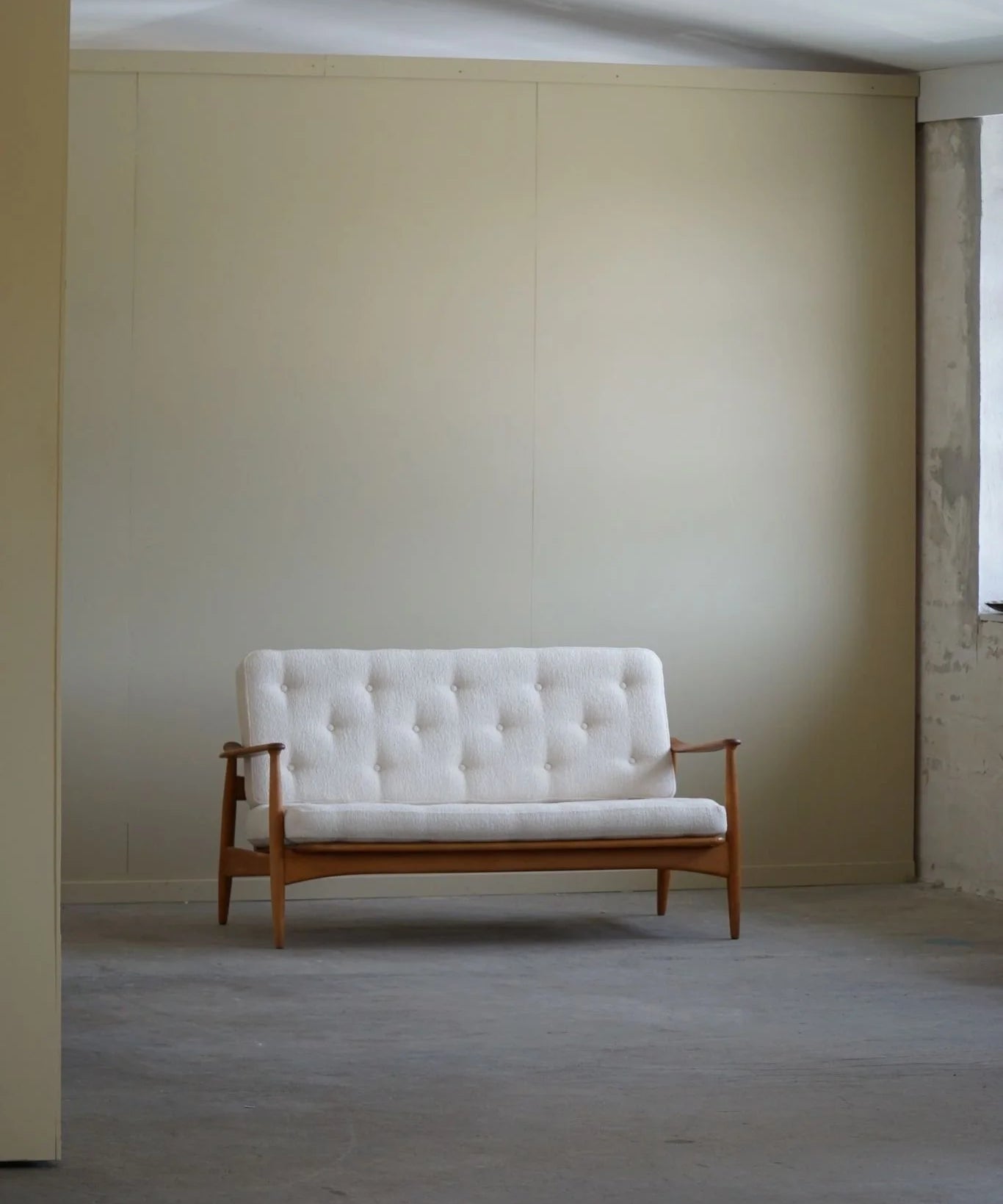 Arne_Vodder_2-Seater_Sofa,_Model_Fd_161,_Reupholstered_in_Bouclé,_1950s