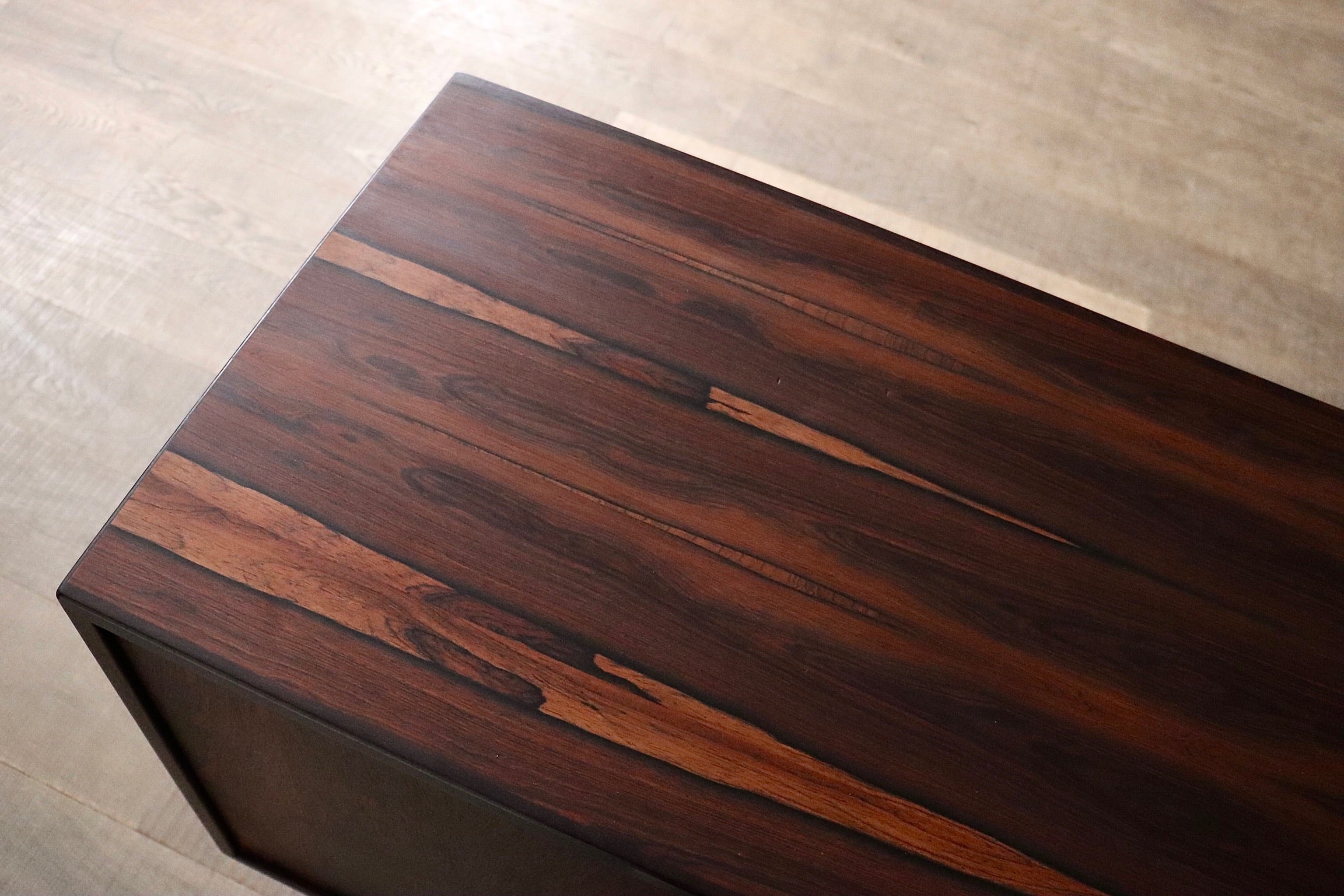 Arne_Vodder_sideboard_Model_37_for_sibast_Mobler_1960s